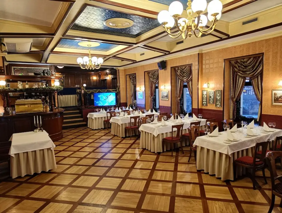 Интерьер ресторана Альбион Диккенс