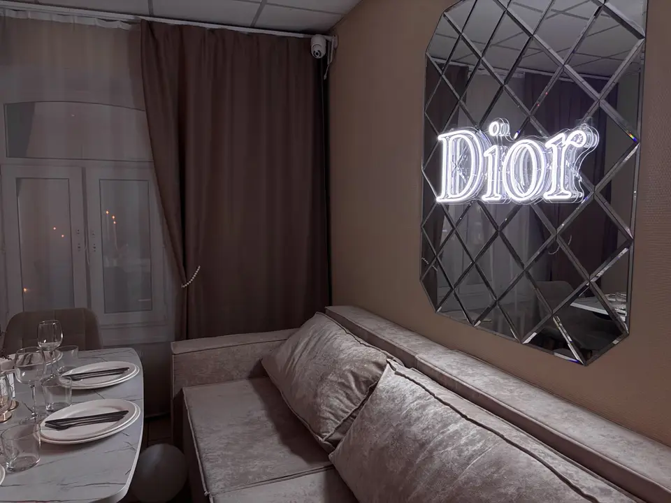 Уютная мебель в лофте Dior на Семеновской