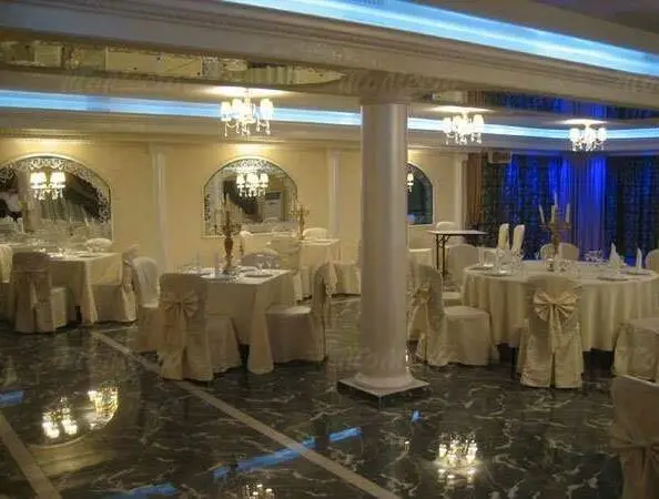 Интерьер банкетного зала Garden Hall в Москве
