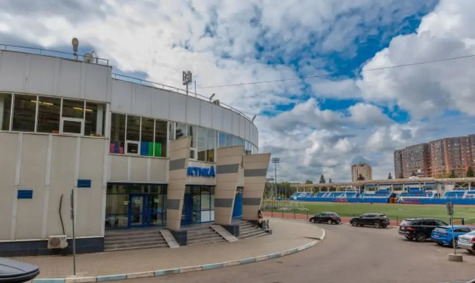 Спортивное оборудование на ледовой арене в Москве