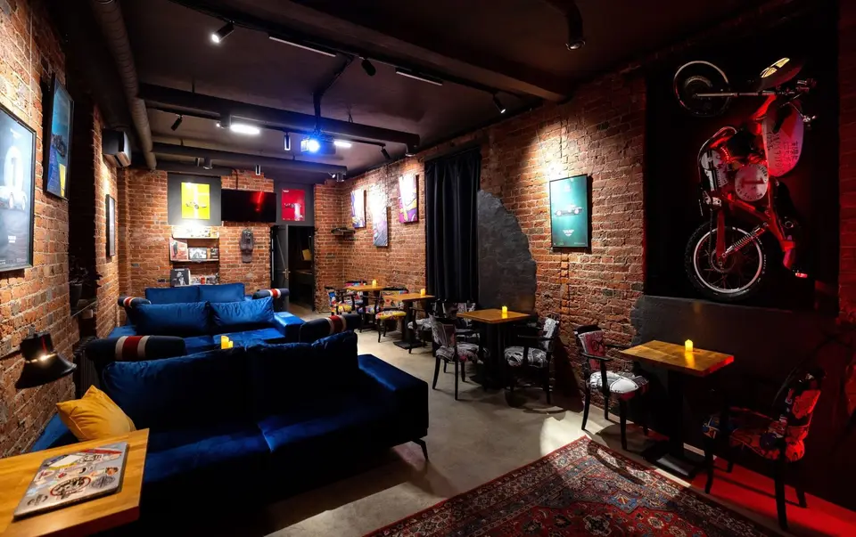 Интерьер лофта Pipes Studio в стиле Pop art