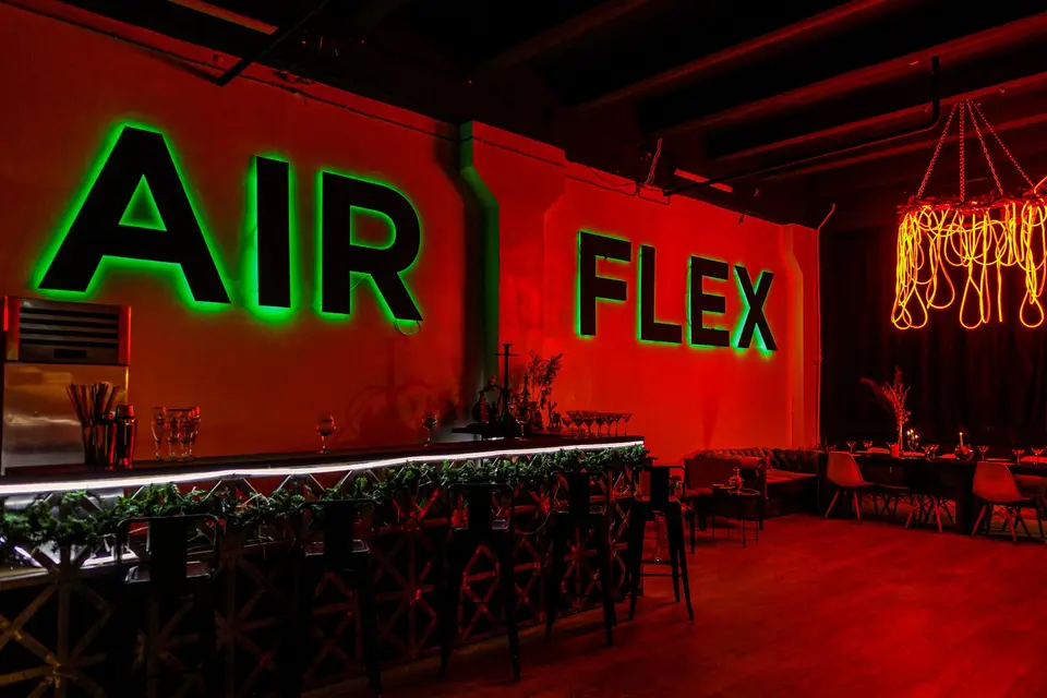 Креативное пространство для вечеринок в AIR FLEX