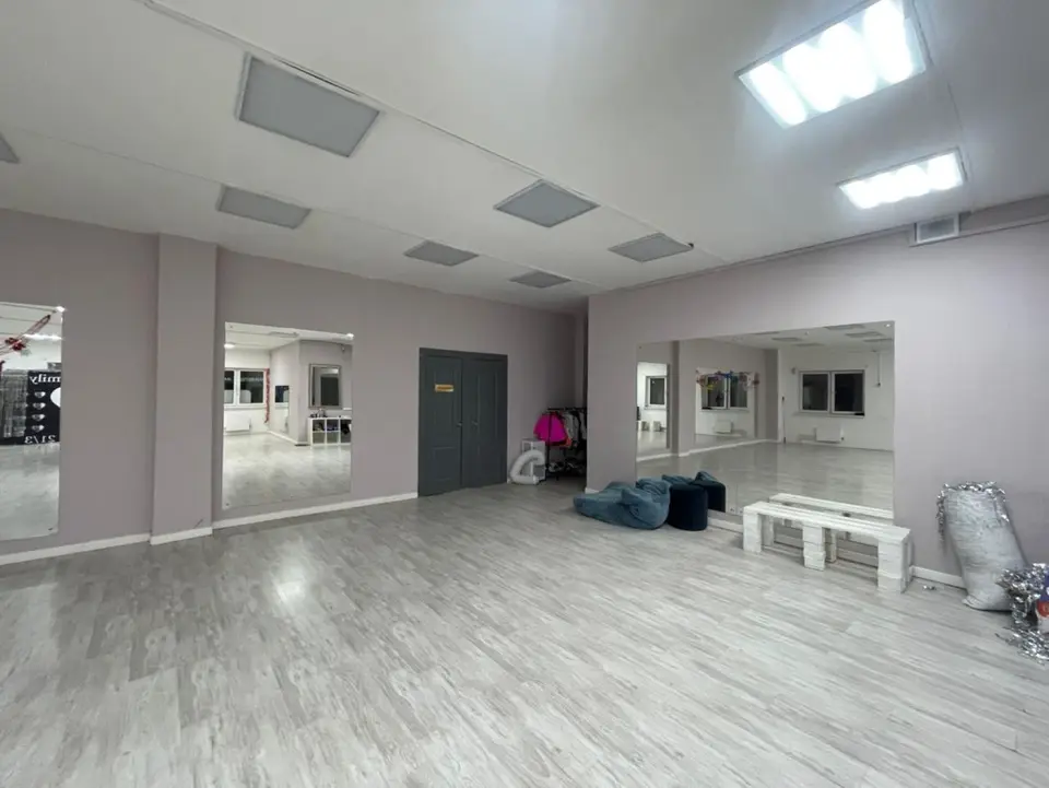 Кухня в лофте для мероприятий