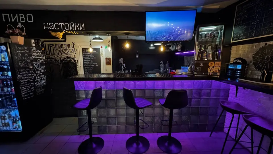 Зона для отдыха в баре "Зачёт"