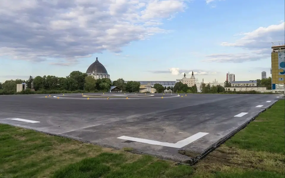 Вертолетная площадка на ВДНХ в Москве
