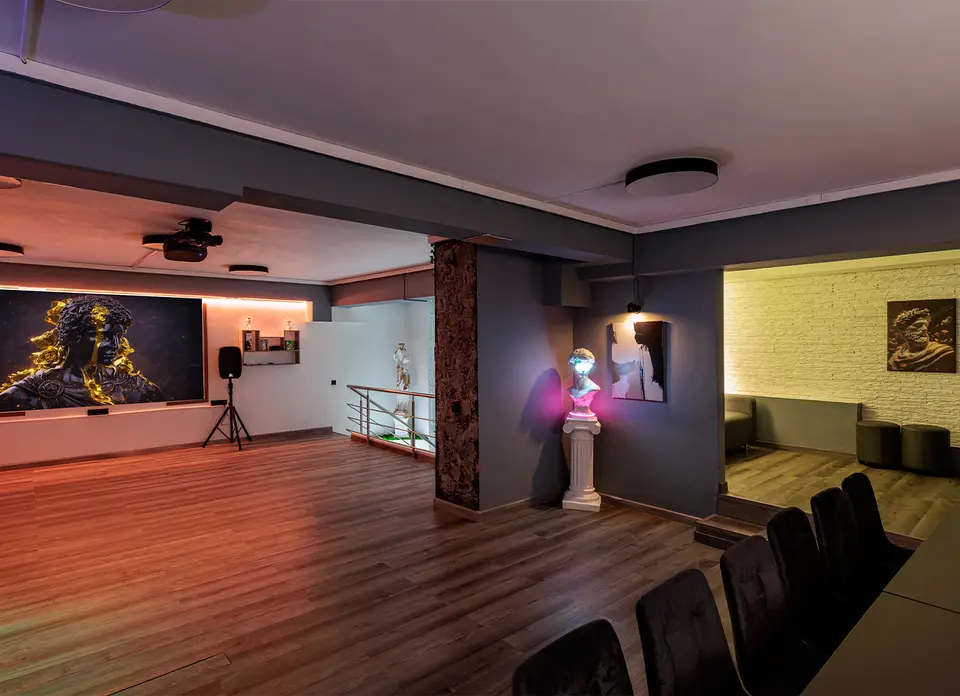 Фото площадки Crystal Loft на Менделеевской с караоке и PS5: 16