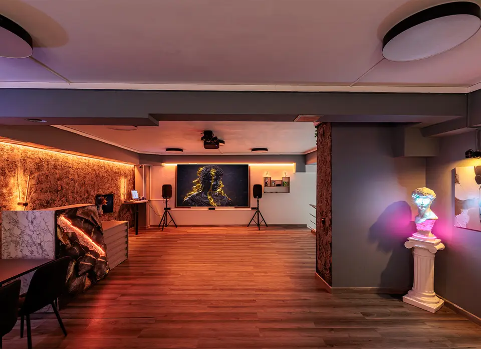 Фото площадки Crystal Loft на Менделеевской с караоке и PS5: 13