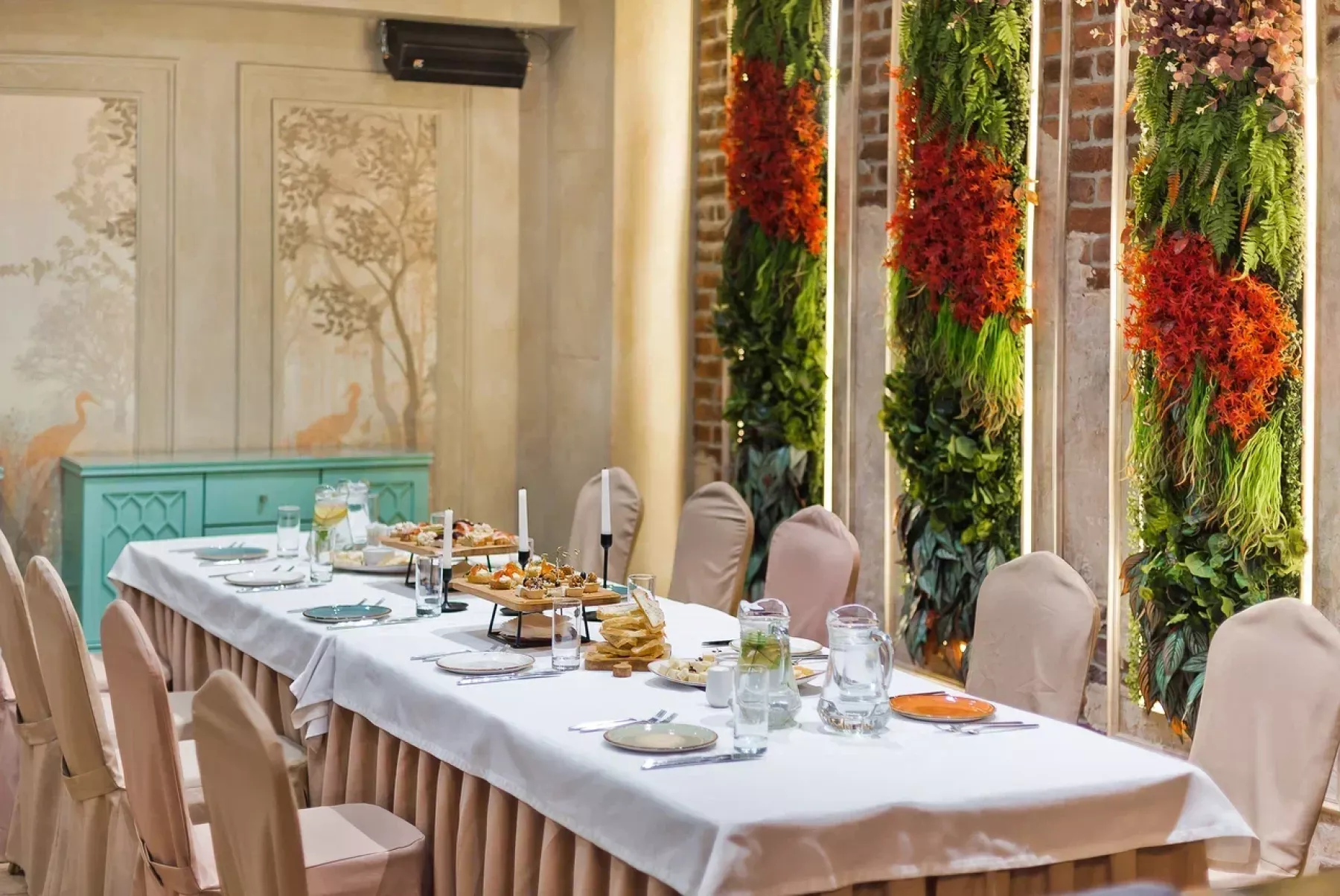 Фото площадки Интерьерный лофт Dream Forest для вечеринок с кухней и верандой на улице 1905 года: изображение 3