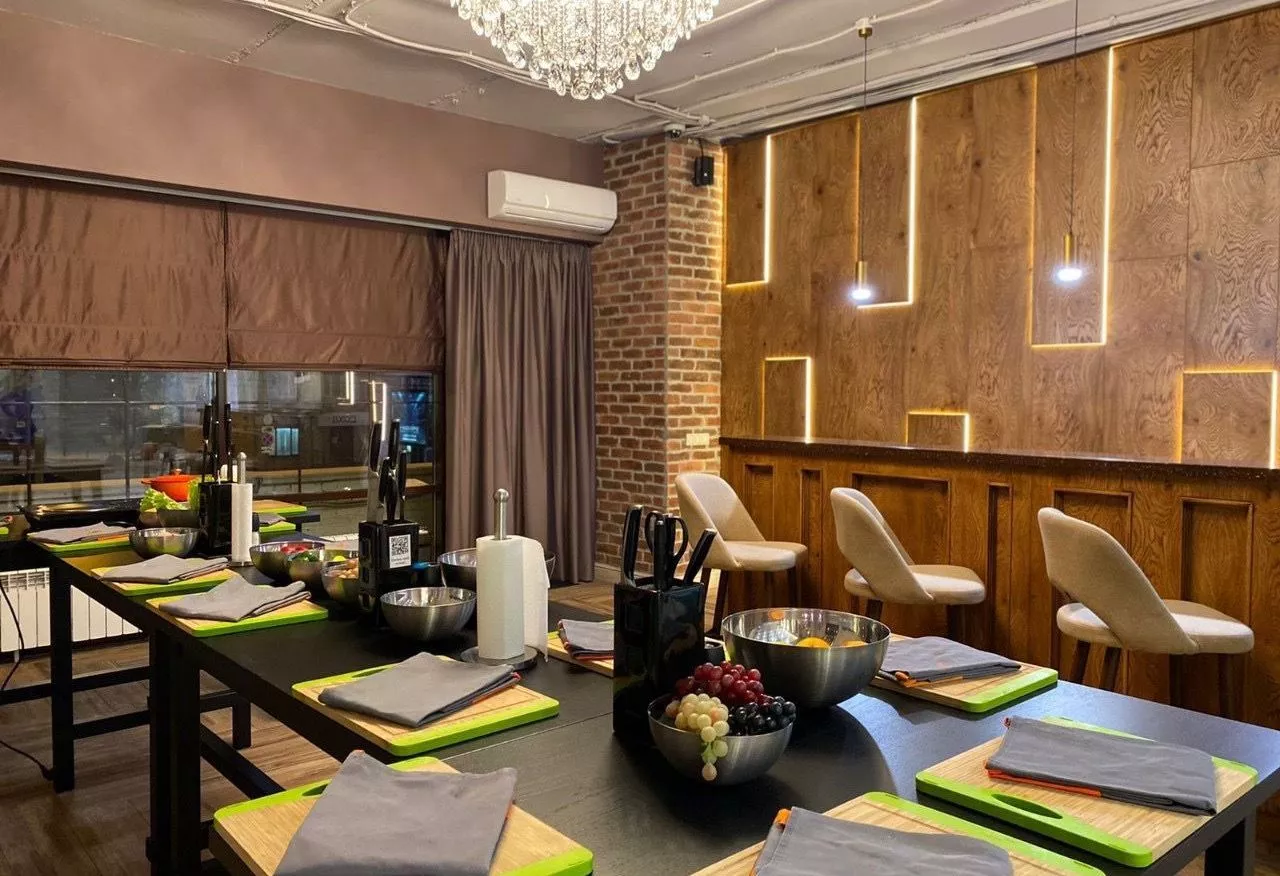 Фото площадки Интерьерный лофт Dream Forest для вечеринок с кухней и верандой на улице 1905 года: изображение 5