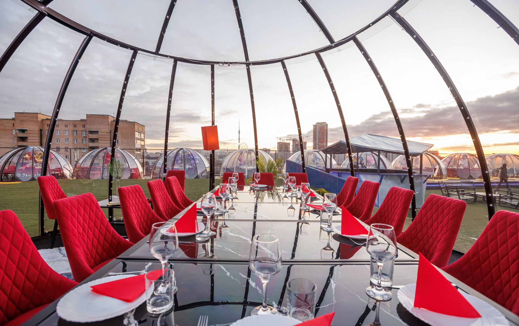 Купольная VIP-беседка на крыше ВДНХ с панорамным видом