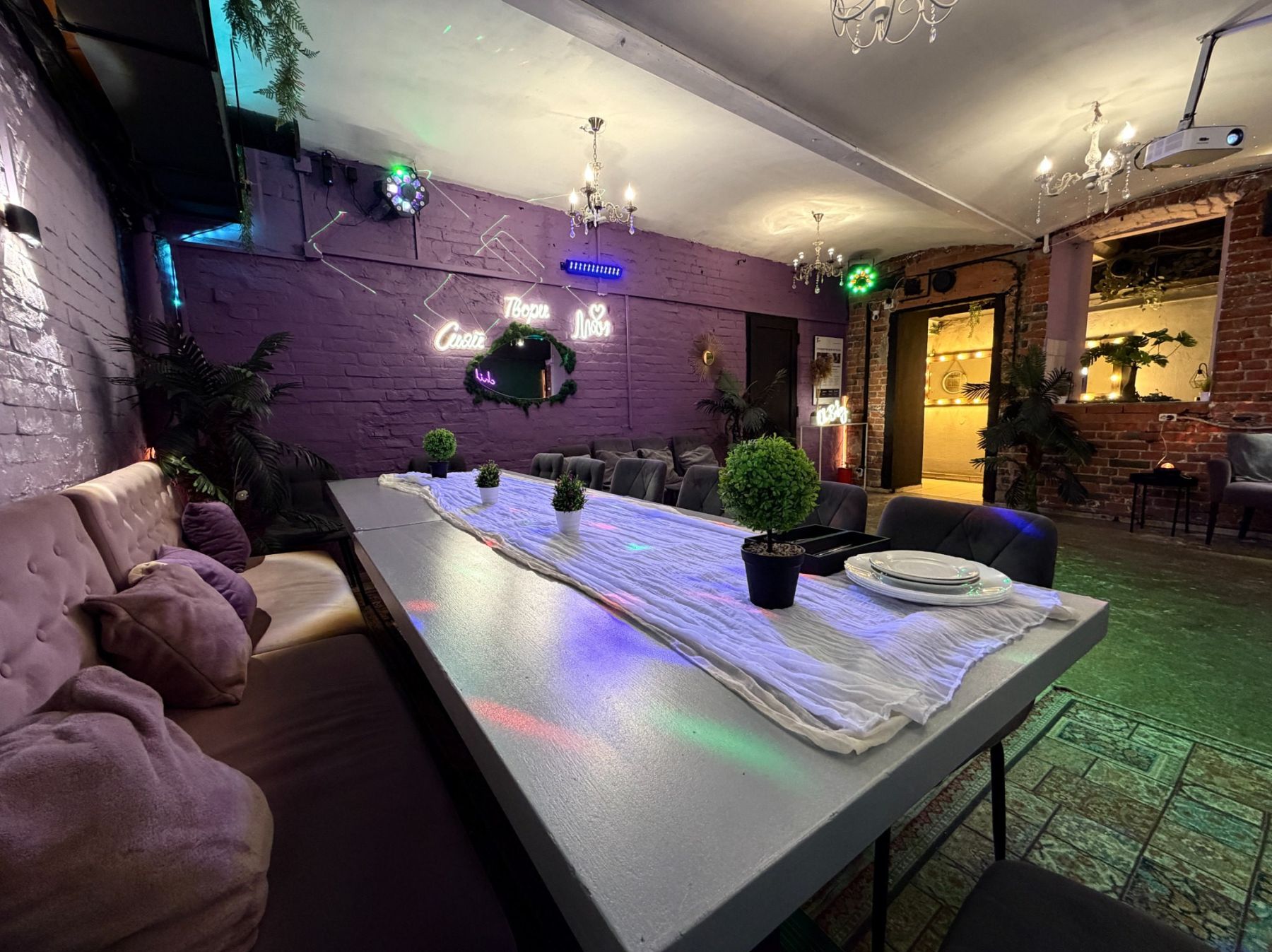 Комфортная обстановка лофта Феникс