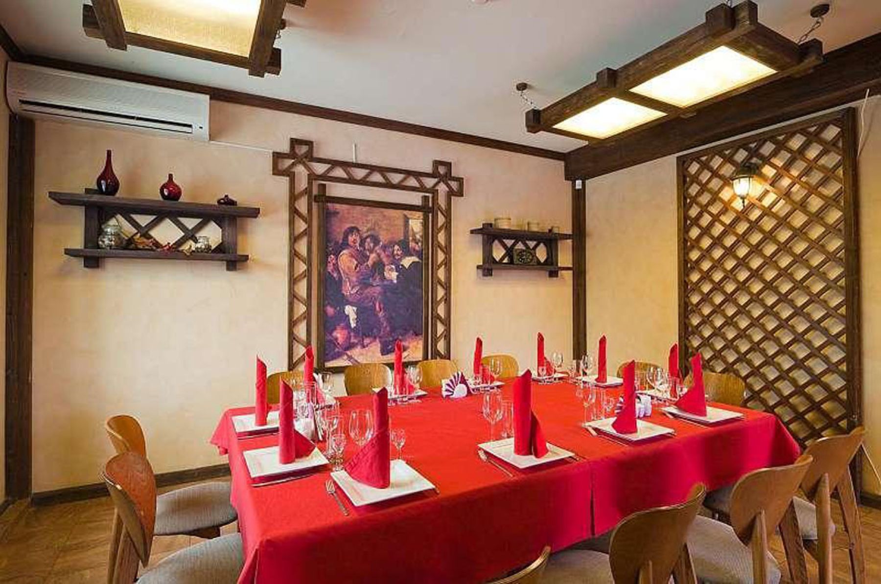 Интерьер пивного ресторана «Фрау Марта»