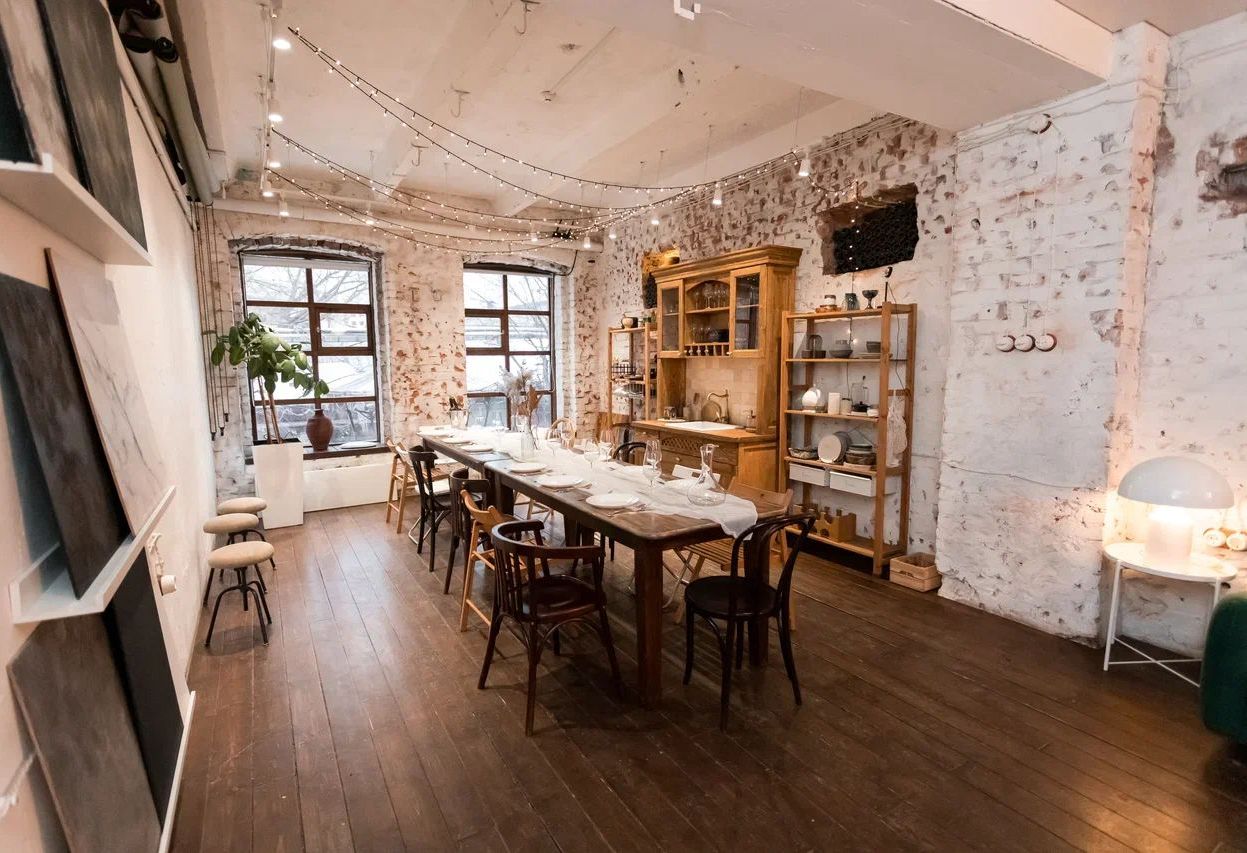 Интерьер винного лофта GRAPE