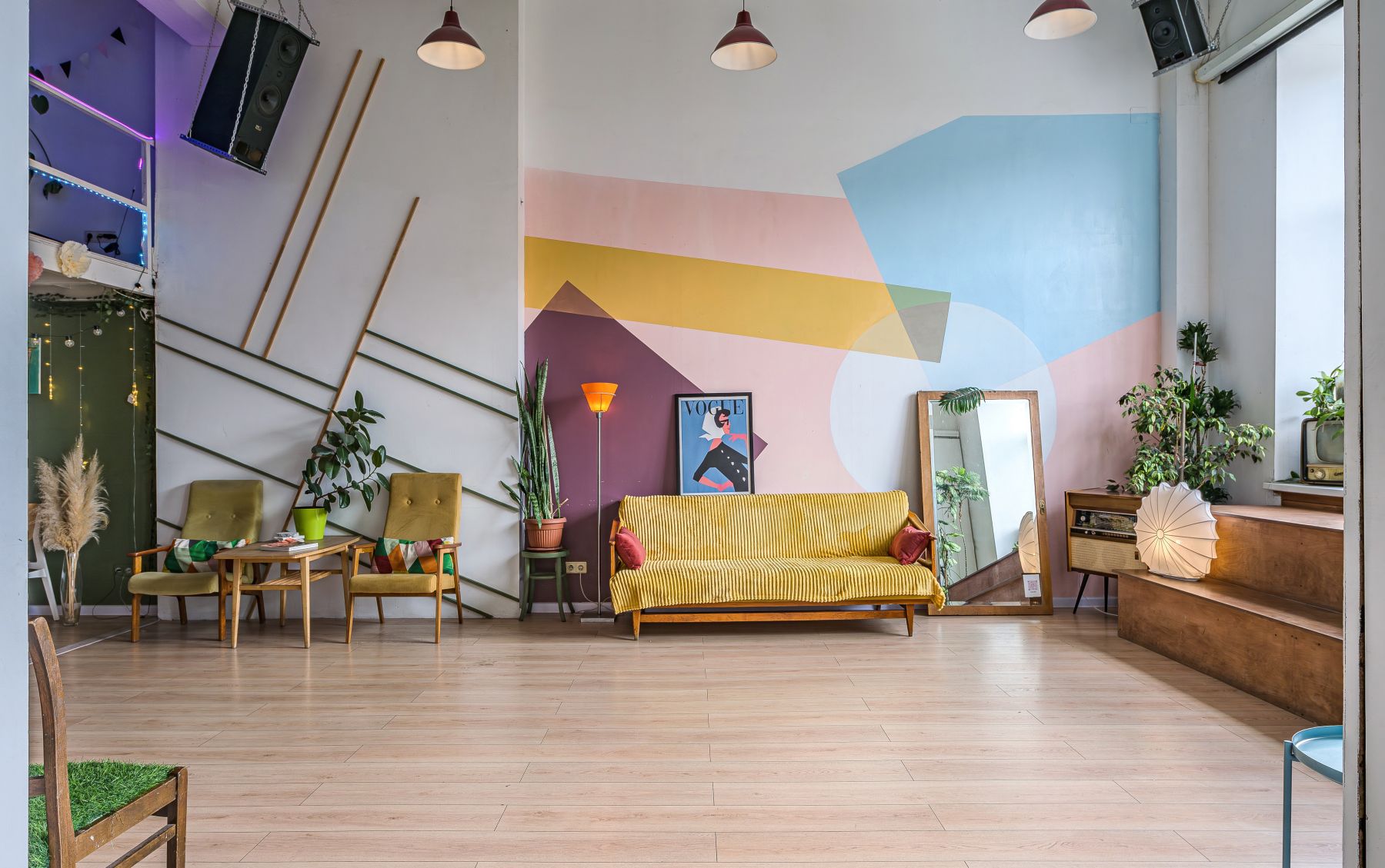 Светлый двухэтажный лофт "Гости" на Бережковской