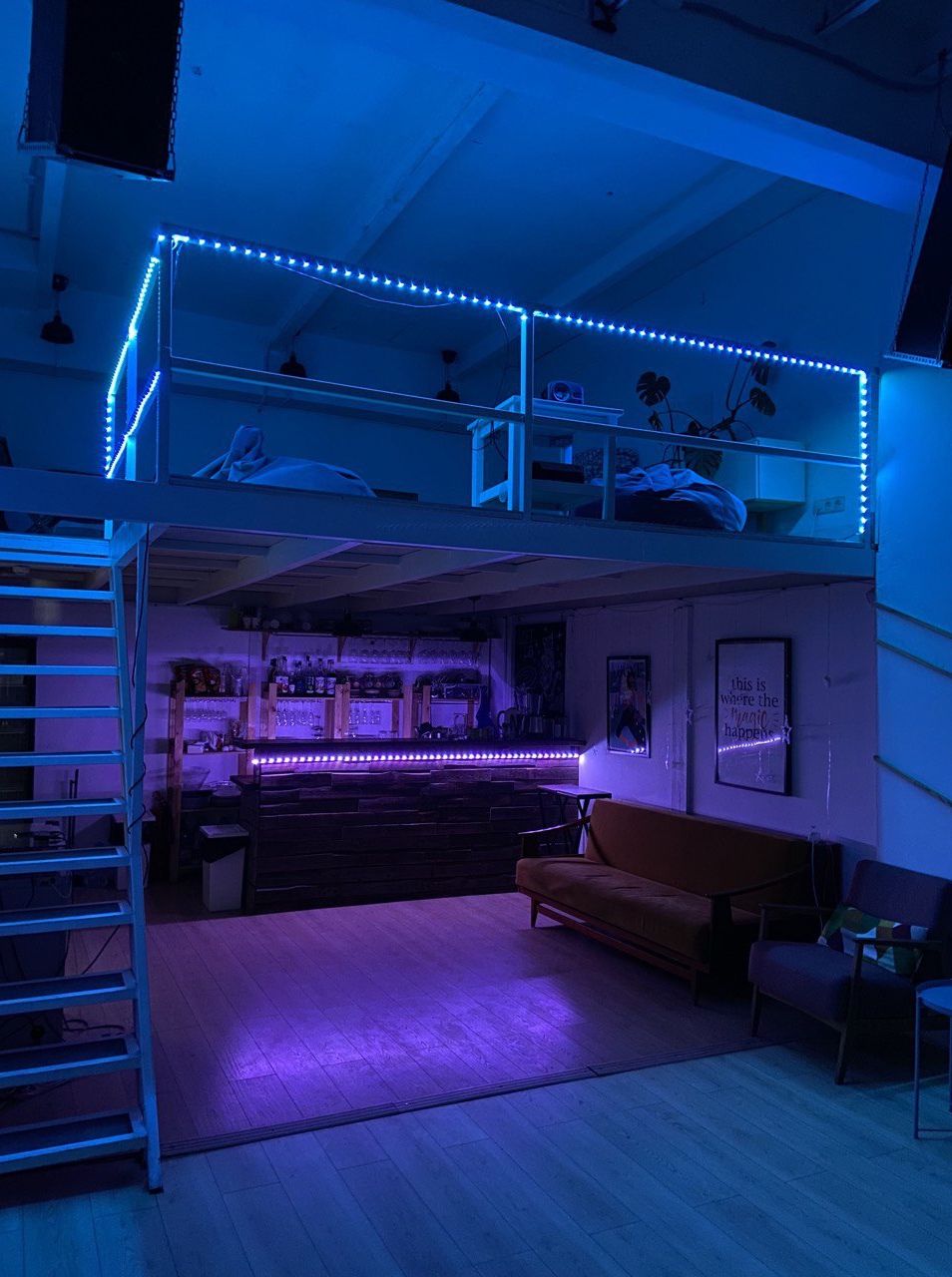 Стильный дизайн и мобильная мебель лофта