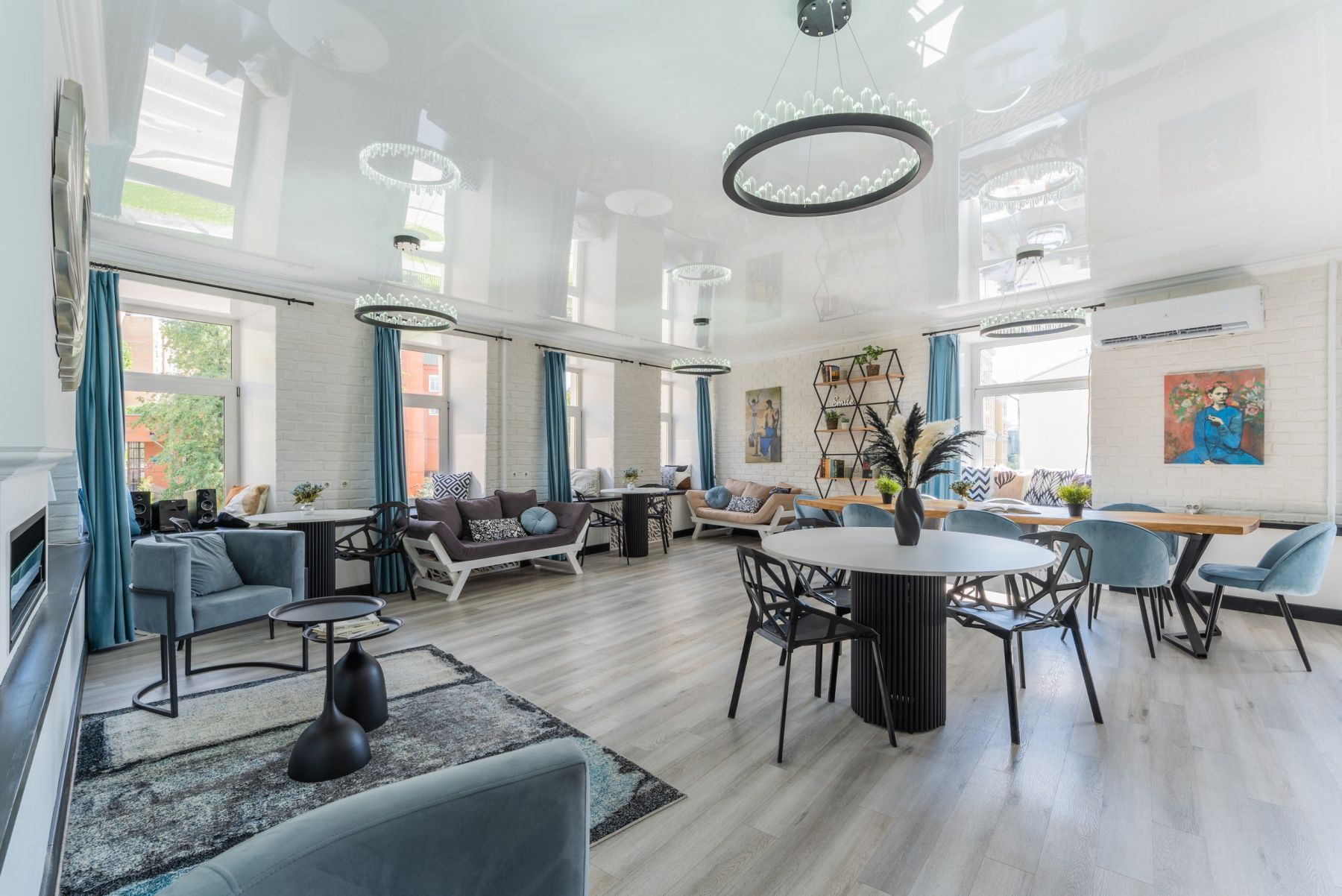 Оборудование для мероприятий в лофте Пикассо