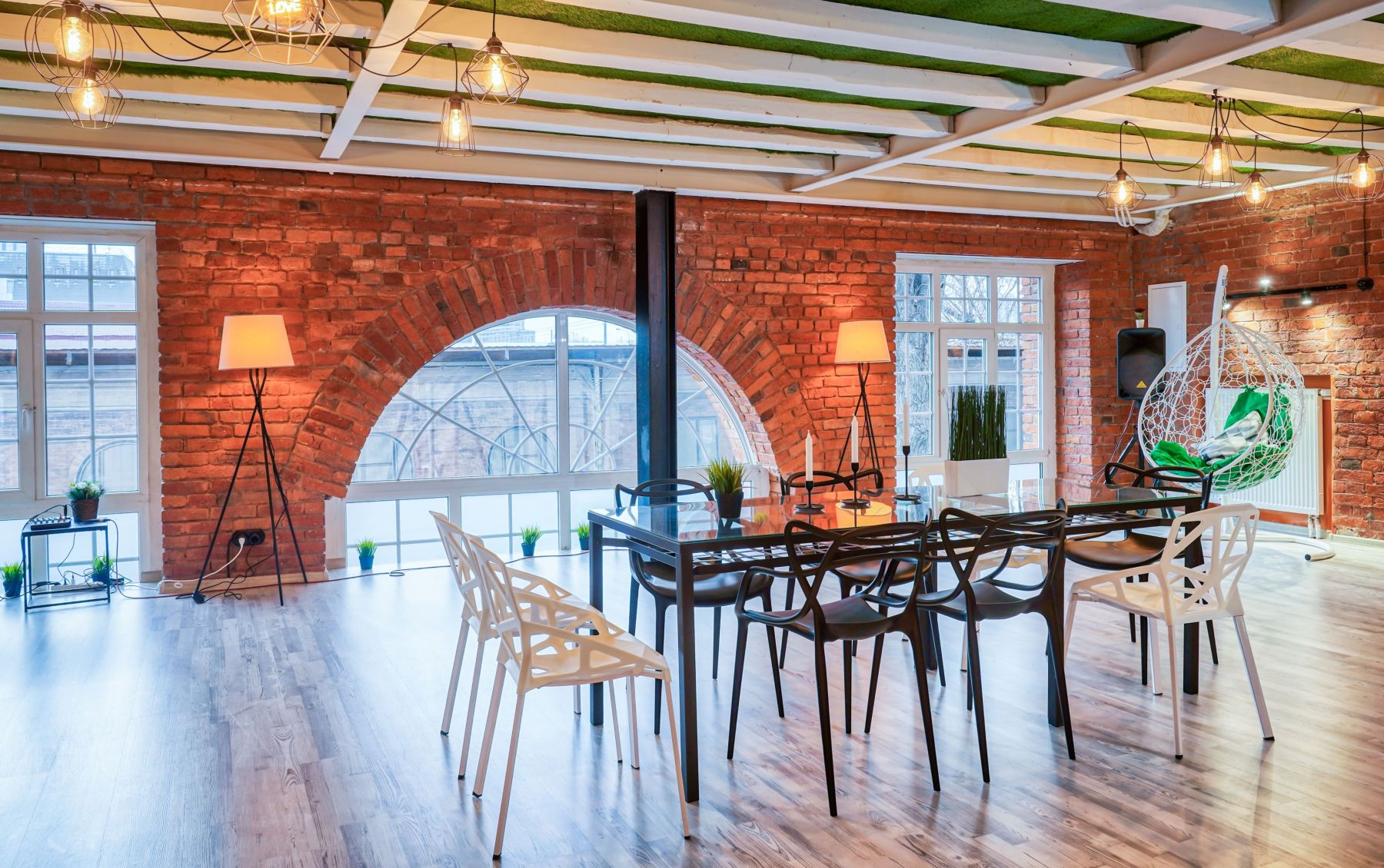 Светлый лофт на Бауманской с панорамными окнами