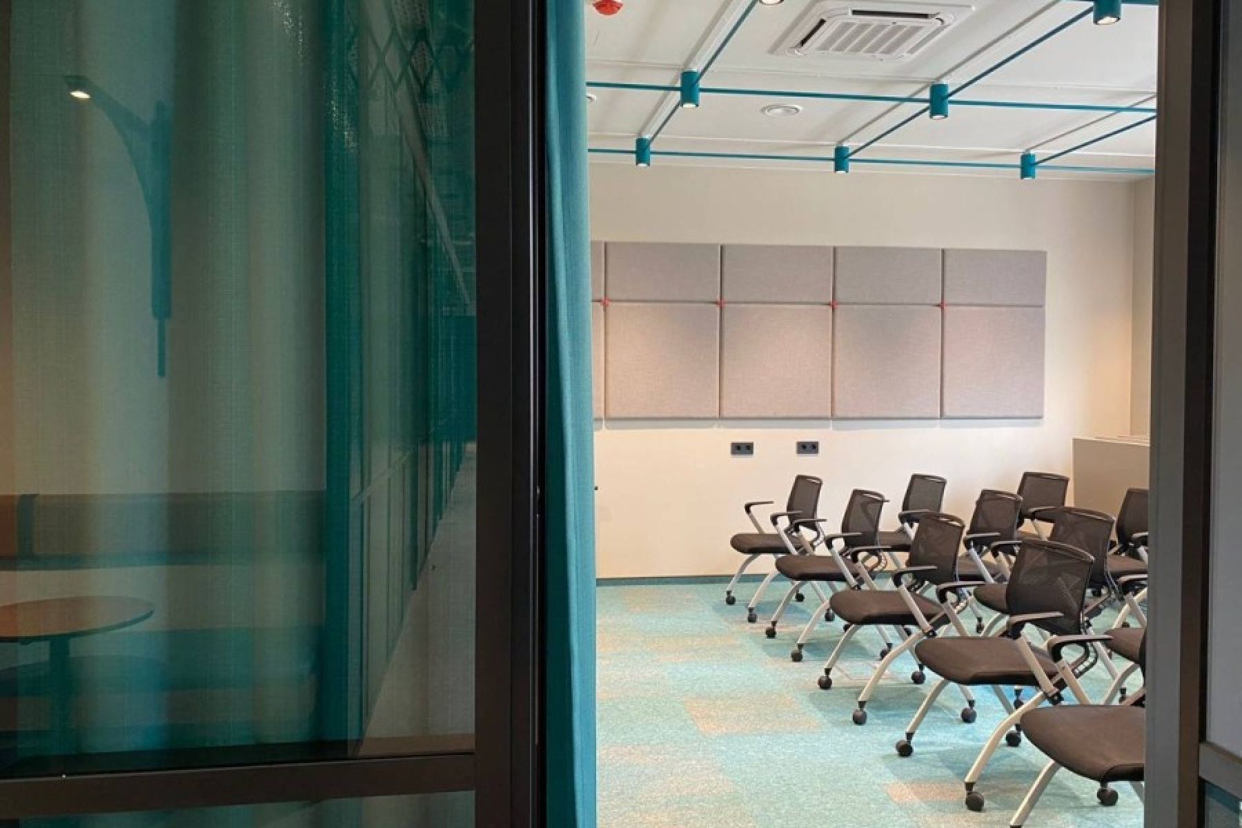 Коворкинг на пр-кт Лиговский - вид на зал