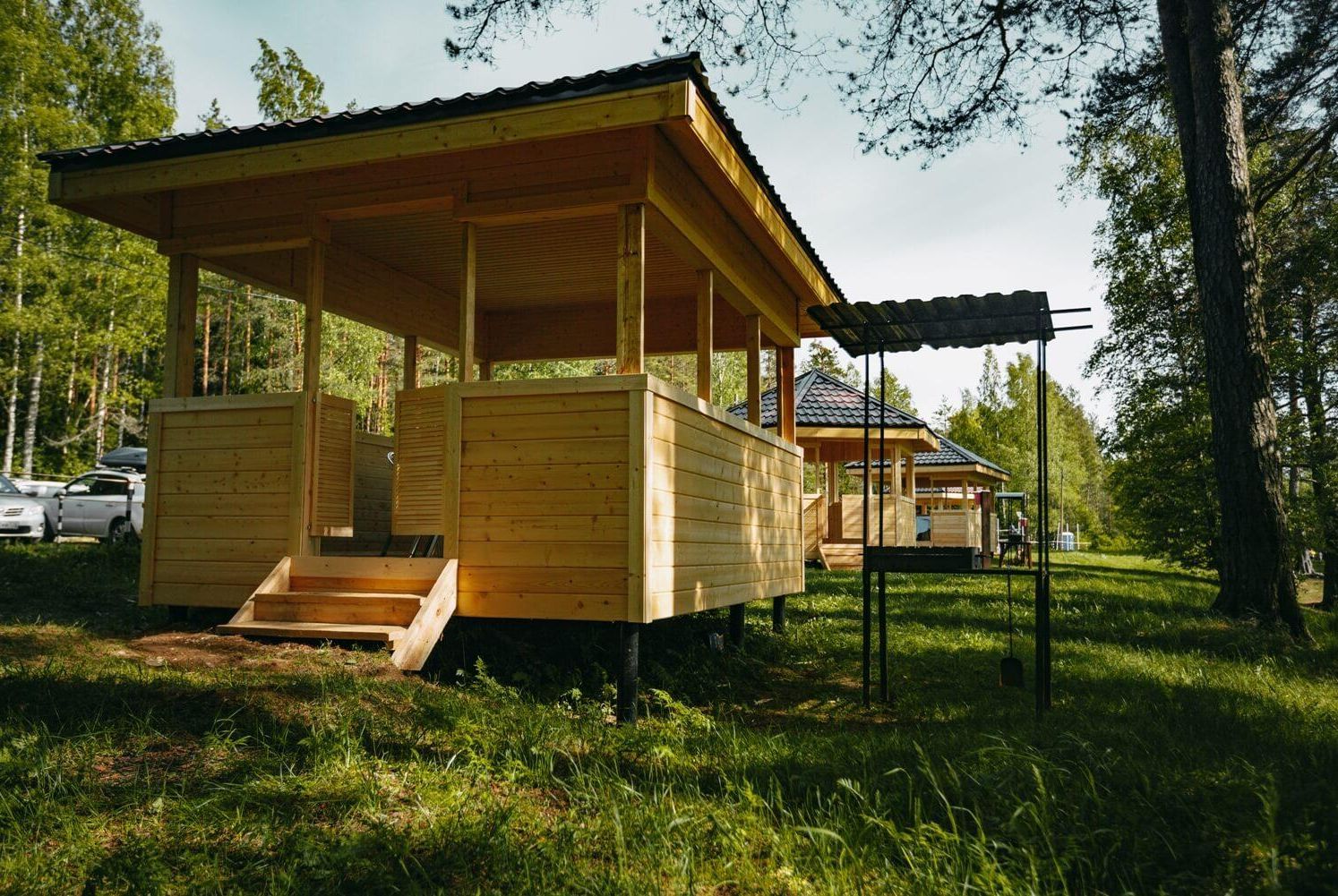 Интерьер беседки на 10 человек