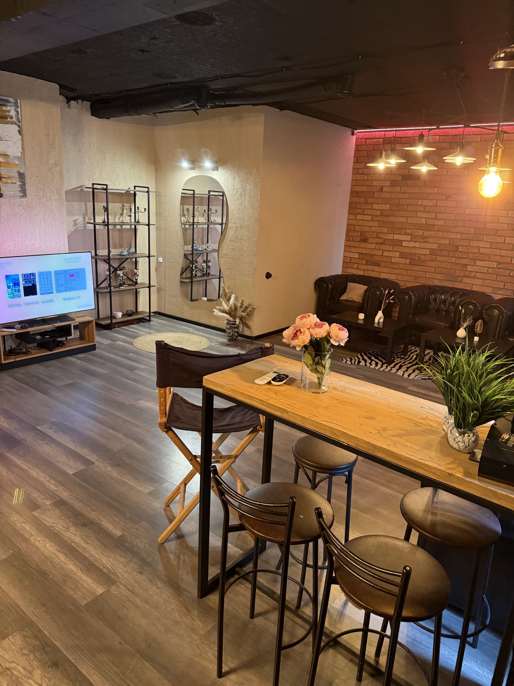 Лофт Натроение на Алексеевской - барная стойка