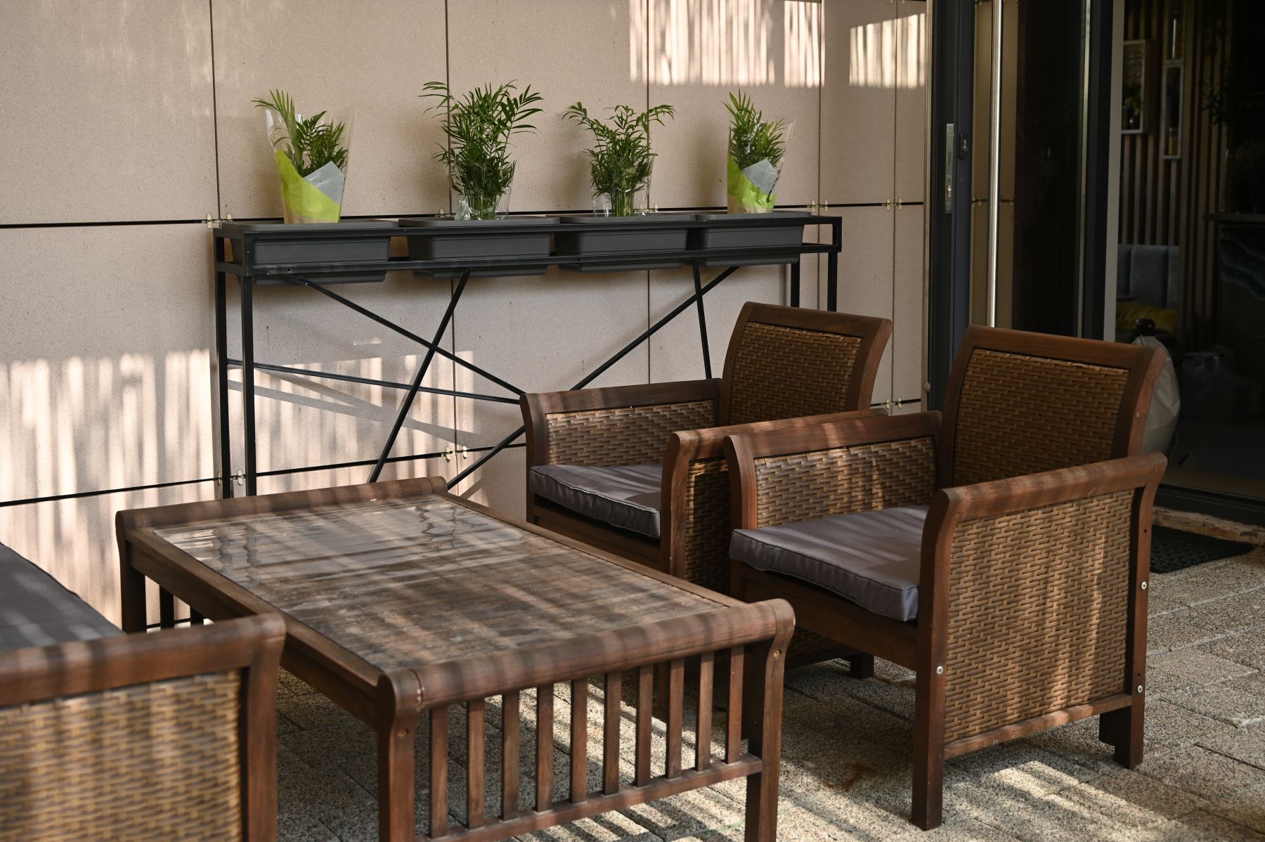 Интерьер кафе Пицца с деревянной мебелью