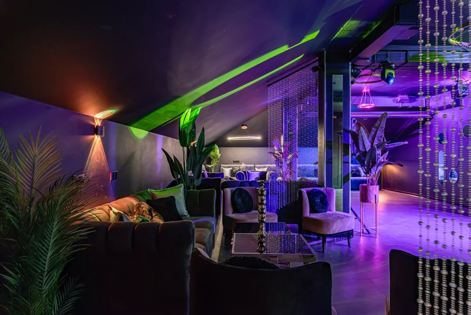 Интерьер Лофт Нуар с барной стойкой