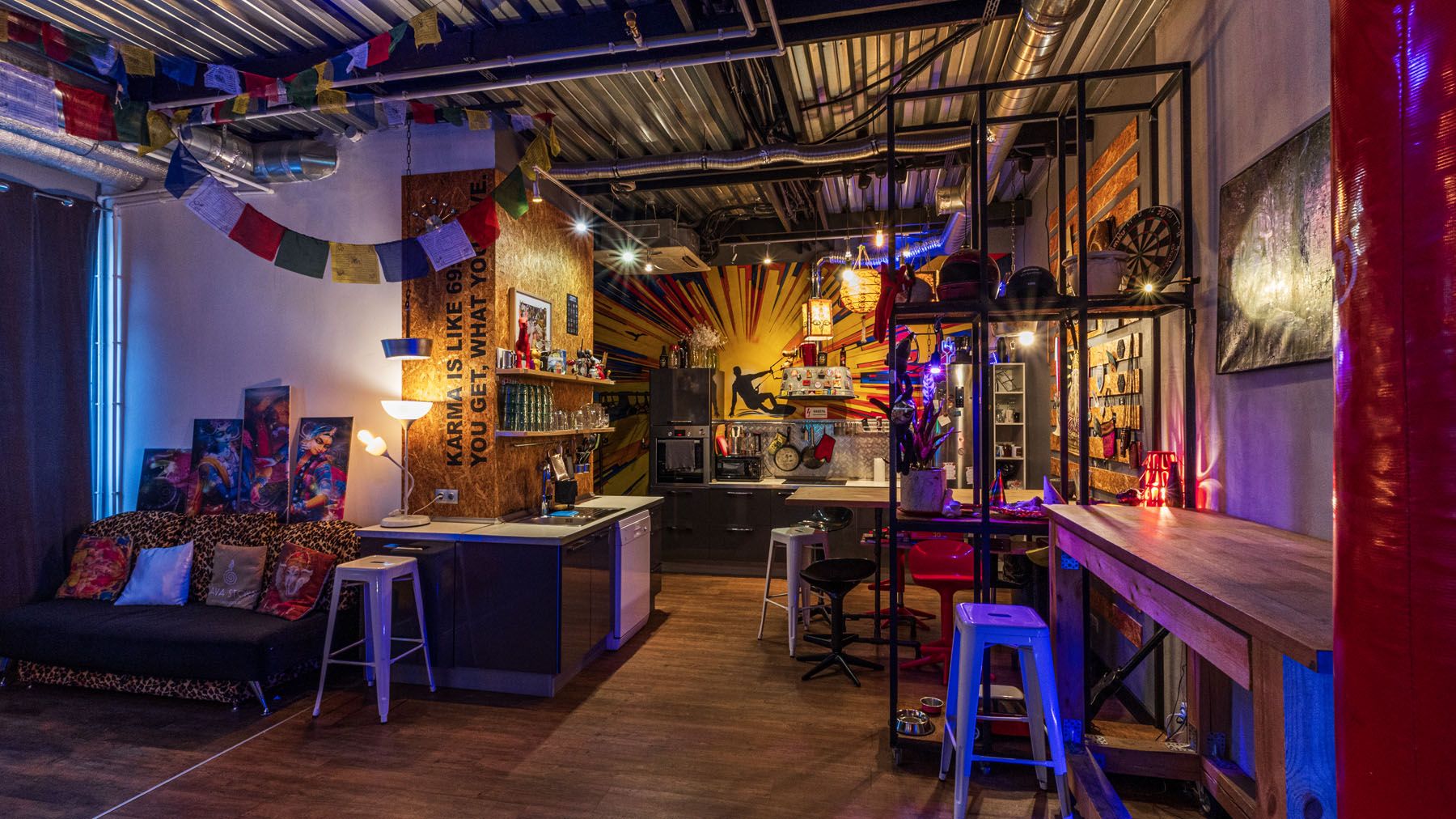 Танцпол в лофте FaraLoft