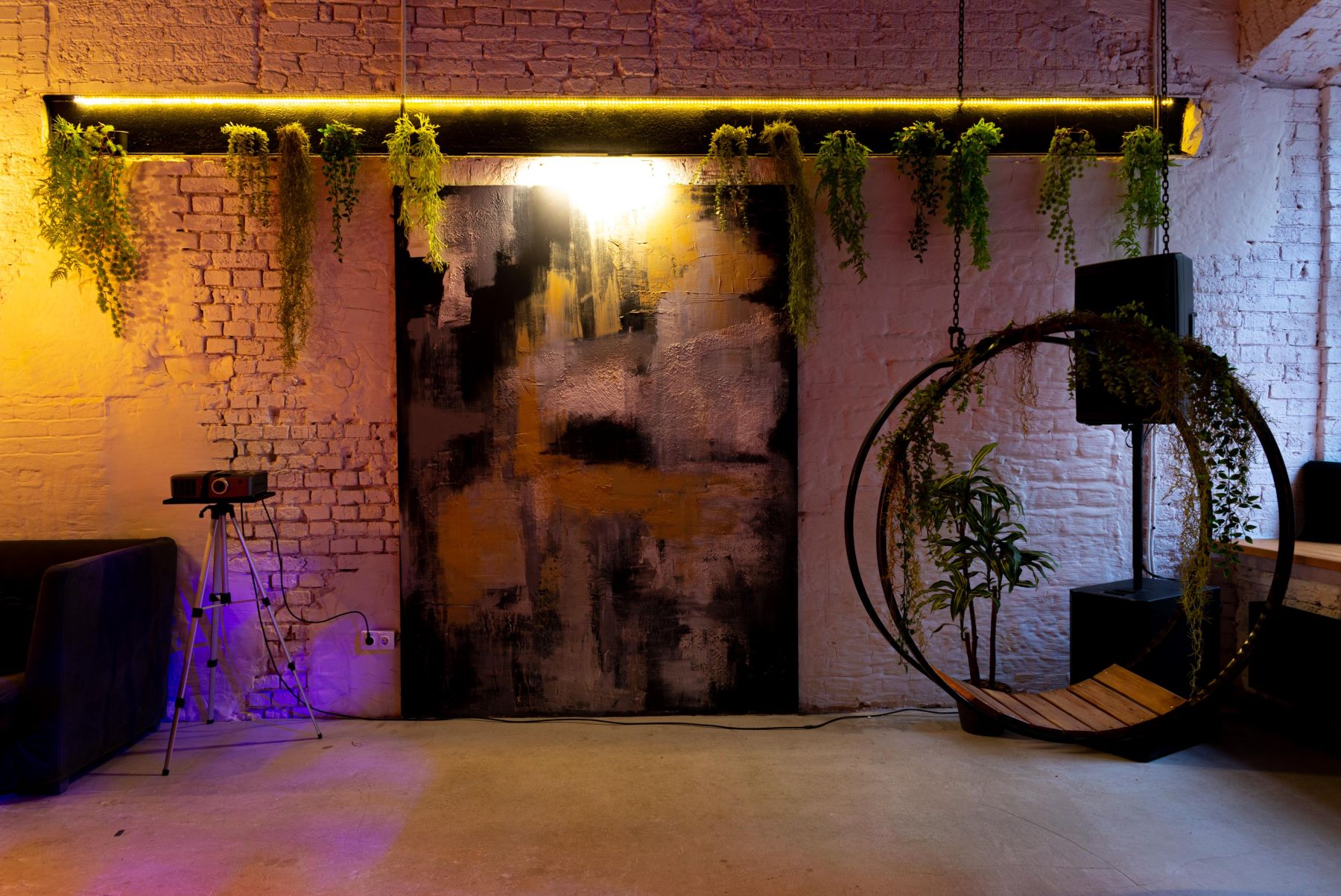 Световое оборудование в CleverLoft ECO