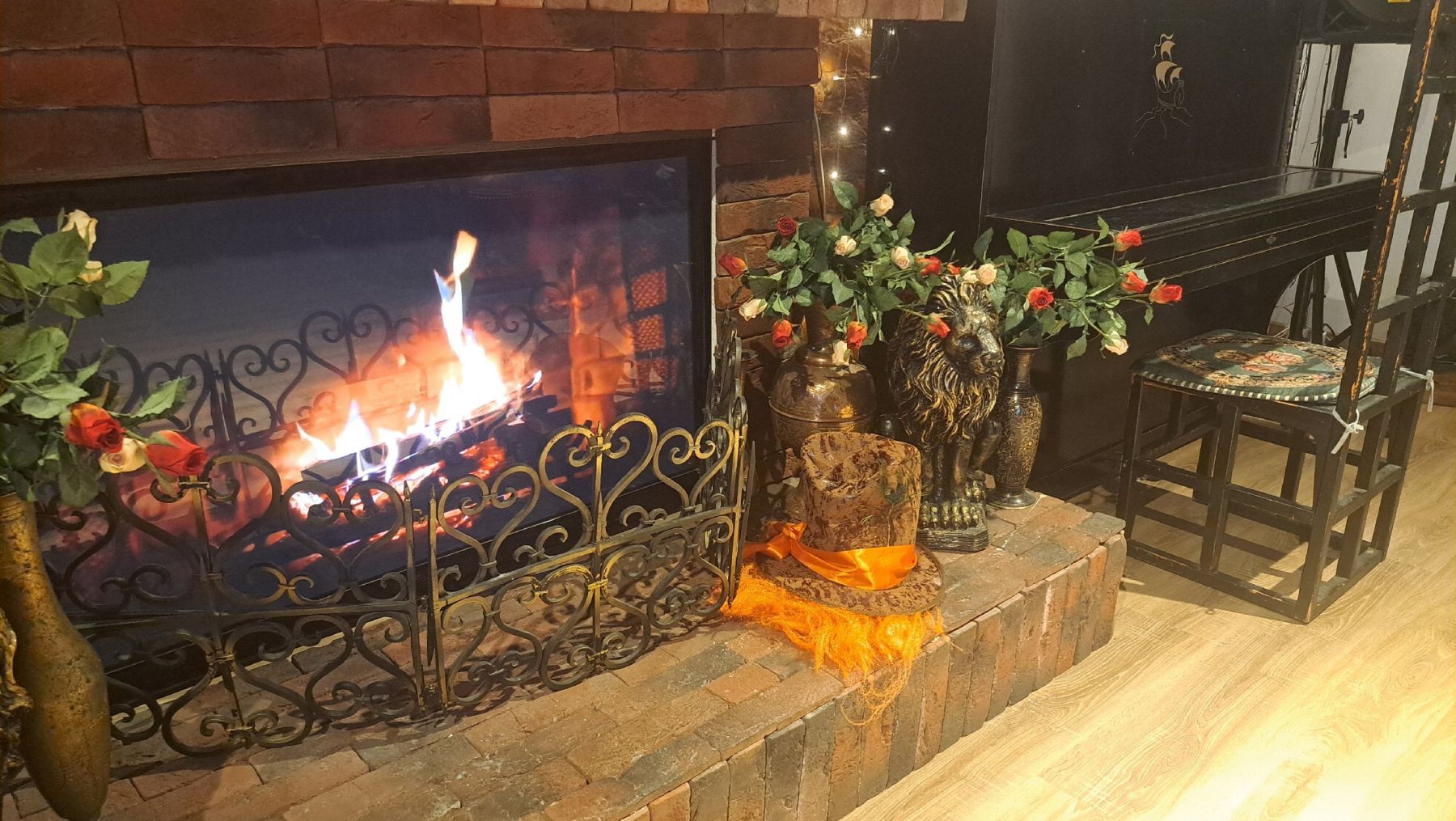 Лофт с камином и балконом в Санкт-Петербурге