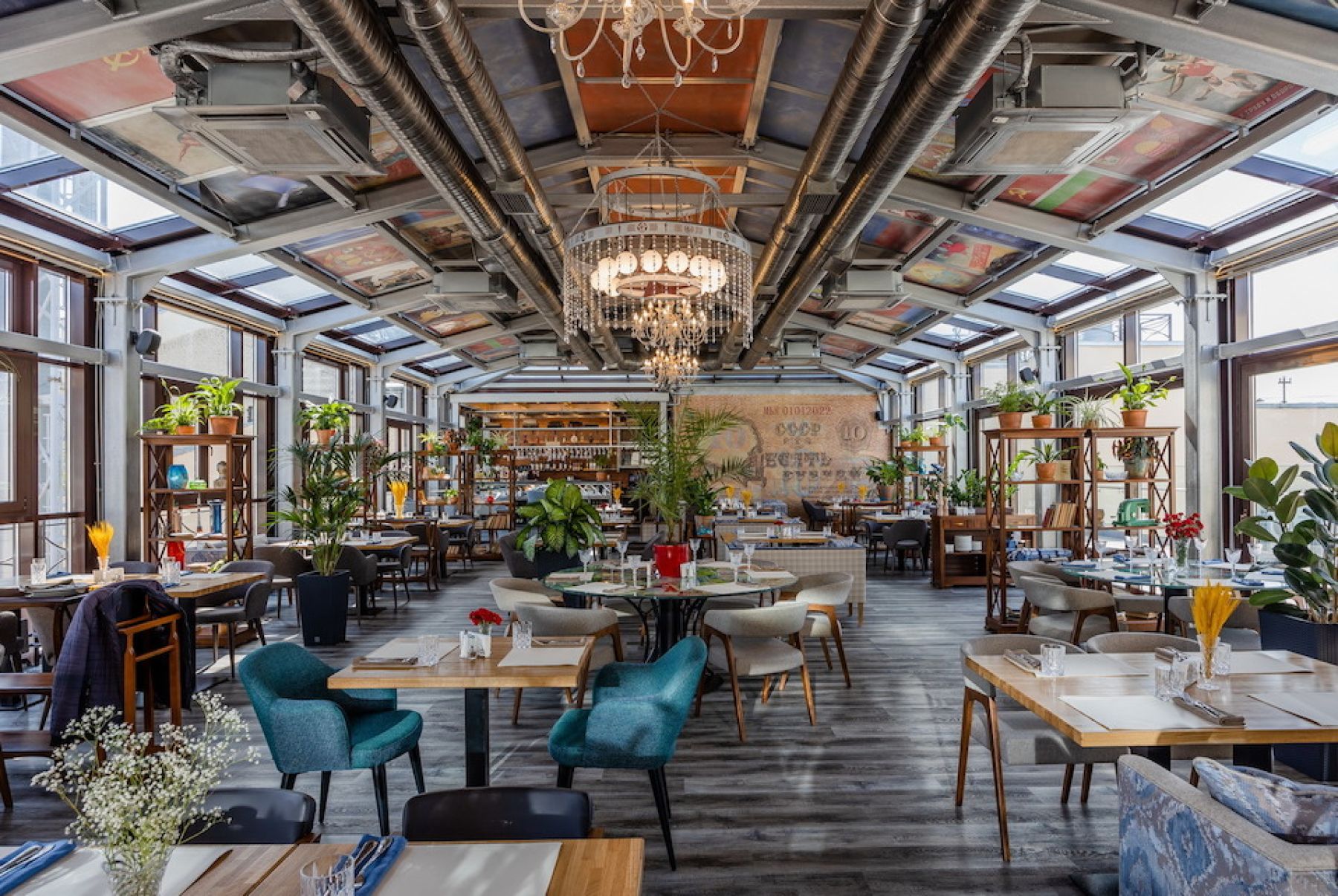 Счастливая пара на мероприятии в ресторане Союз