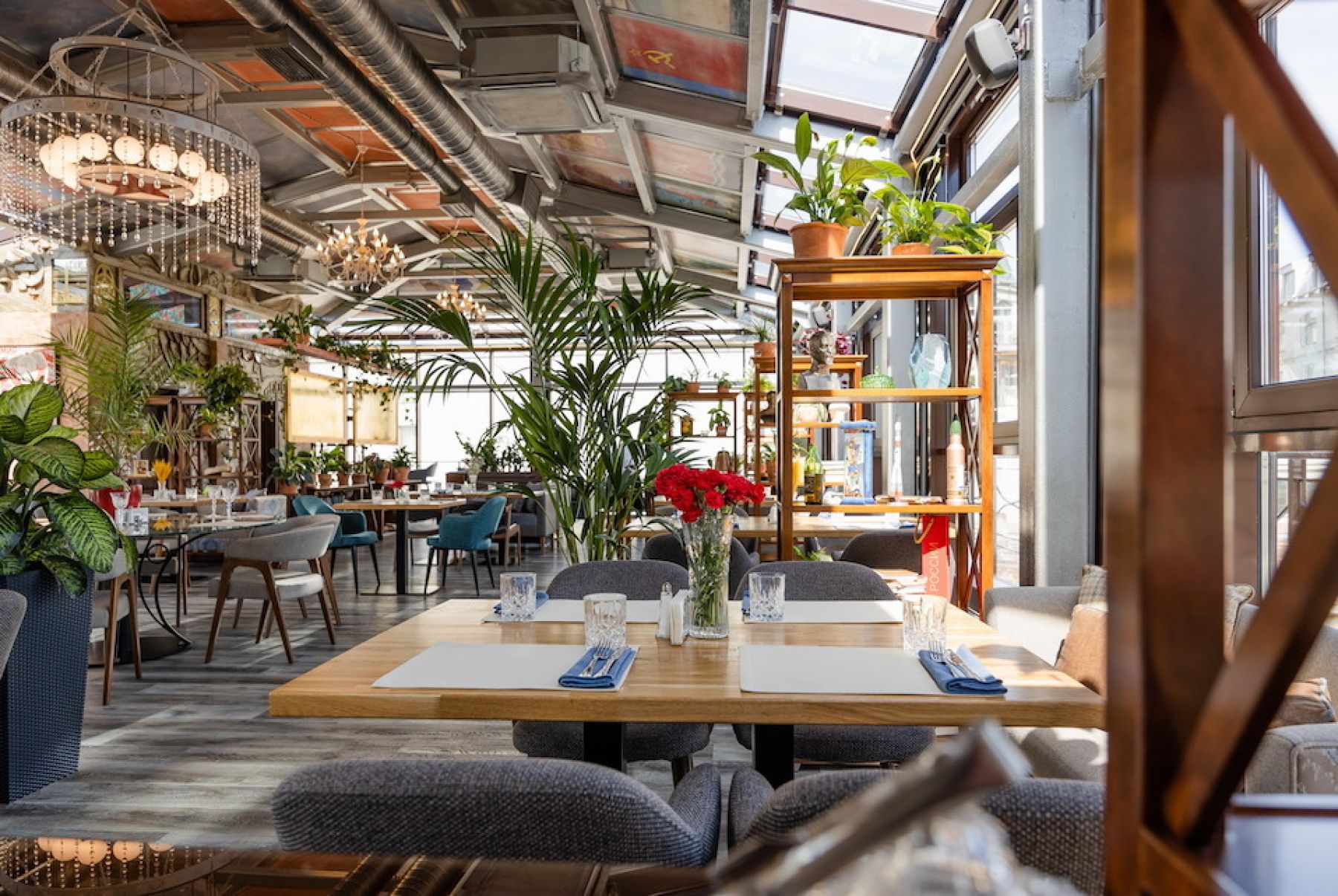 Интерьер ресторана Союз на набережной Мойки