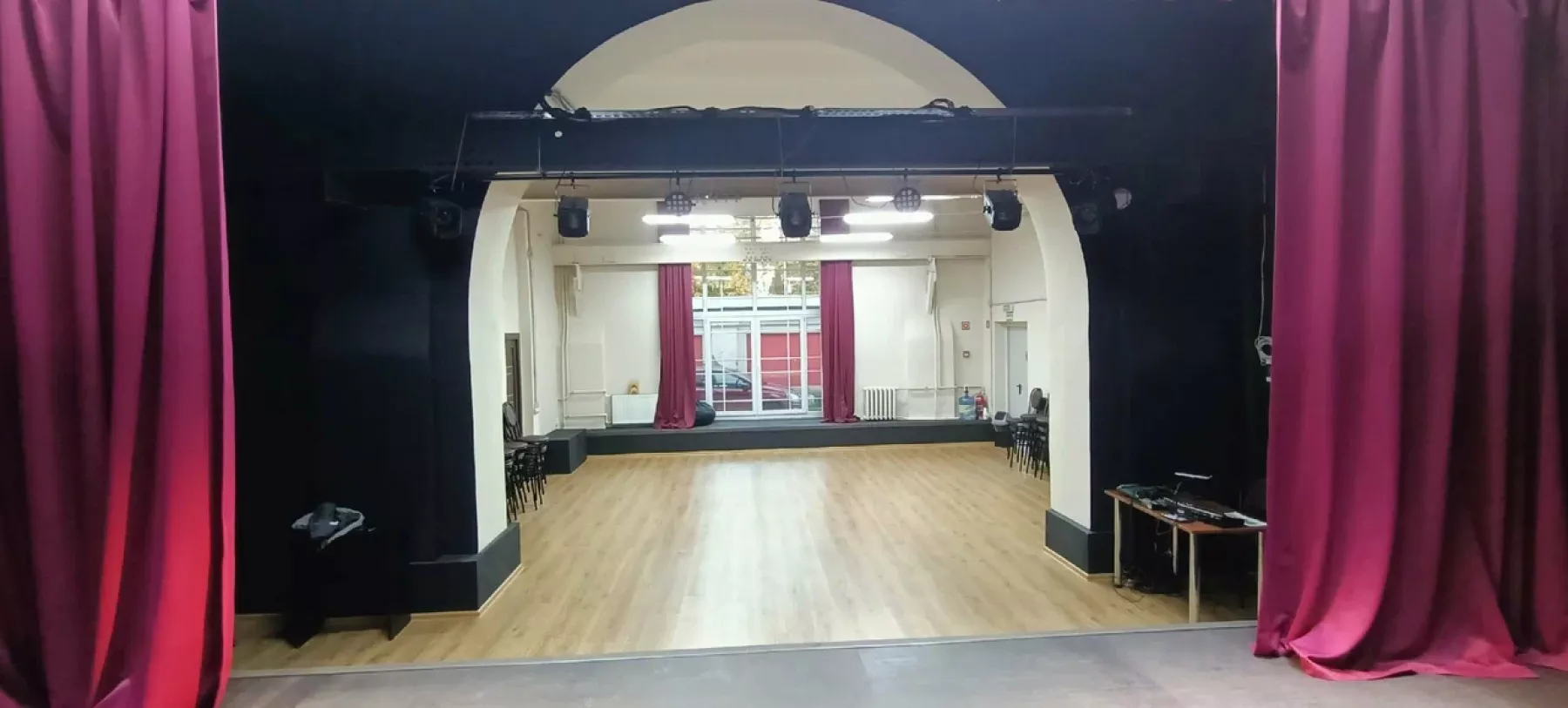 Гримерка в зале на Площади Ленина