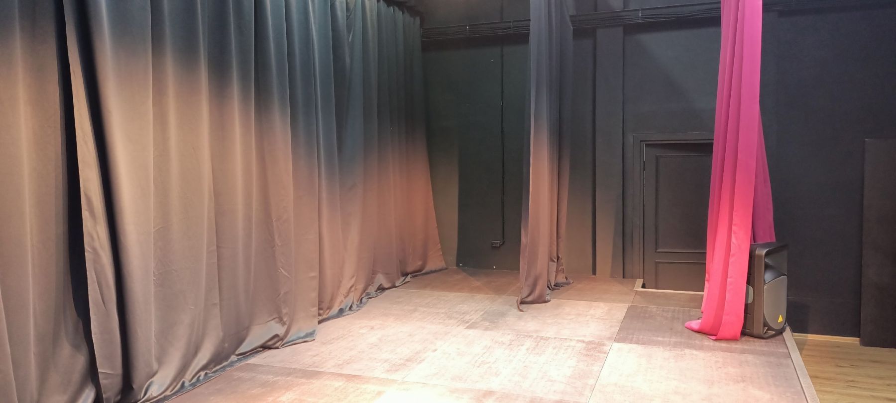 Фойе зала на Площади Ленина