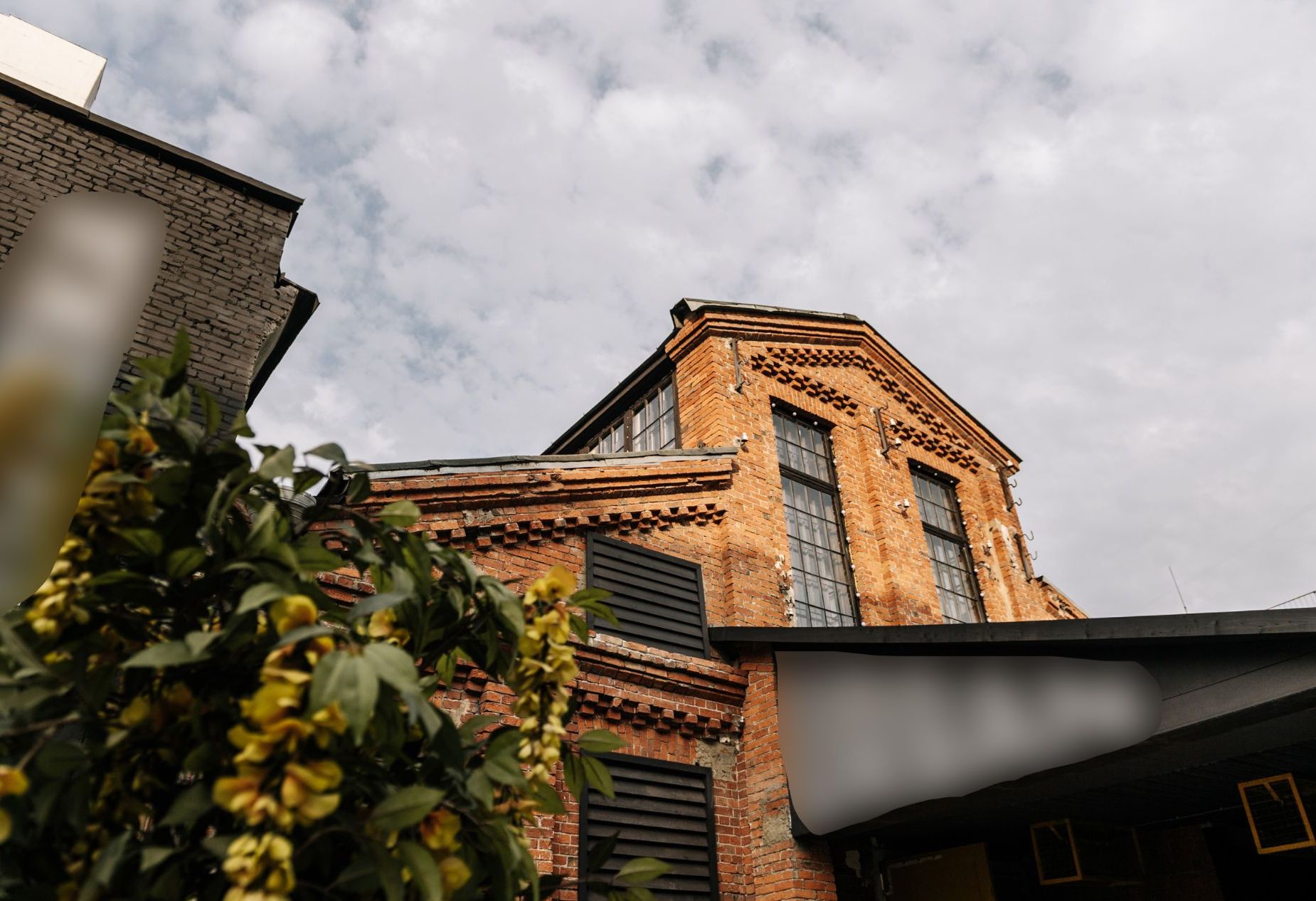 Зона для мероприятий в лофте BIBLIOTEKA