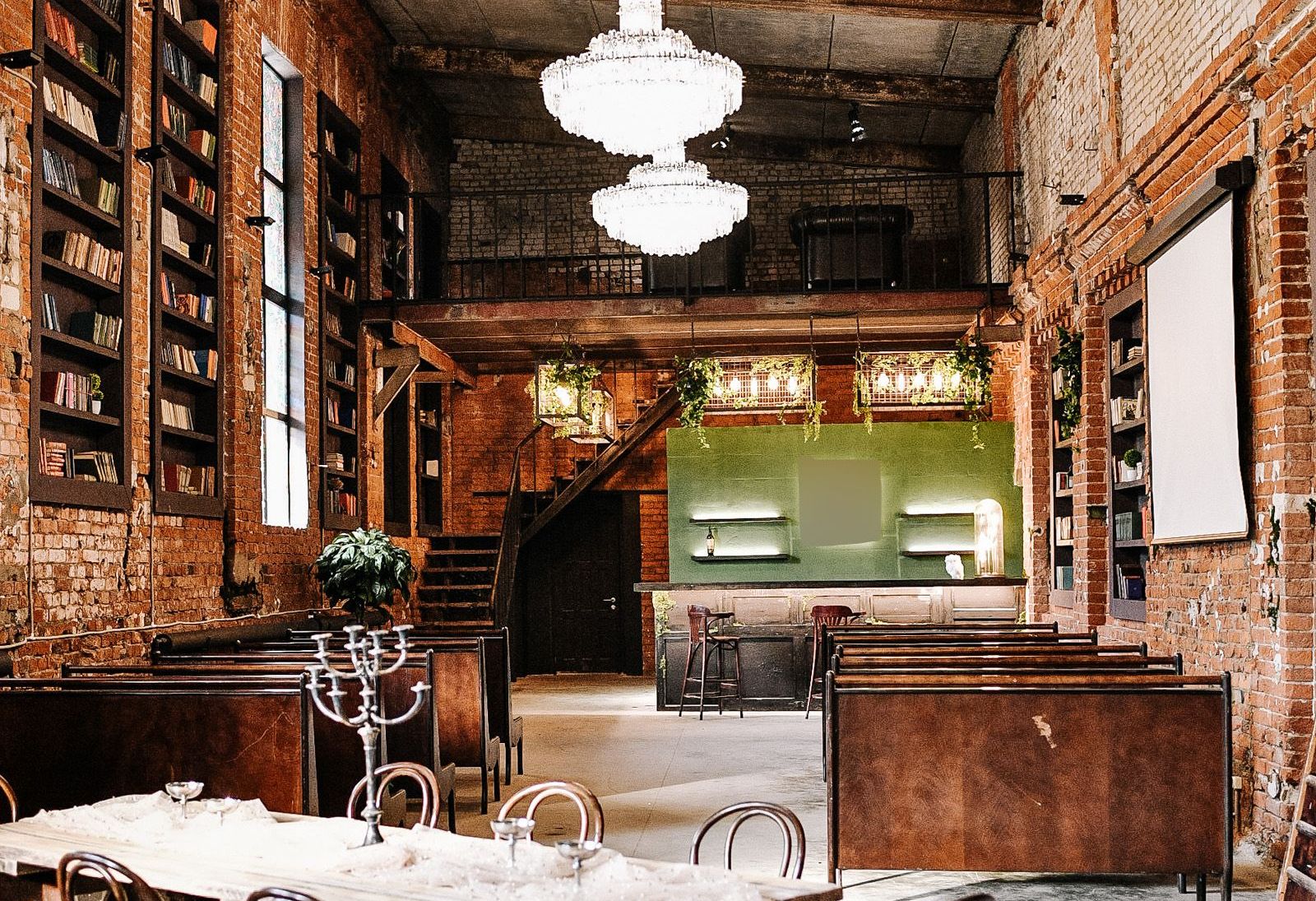 Веранда лофта BIBLIOTEKA