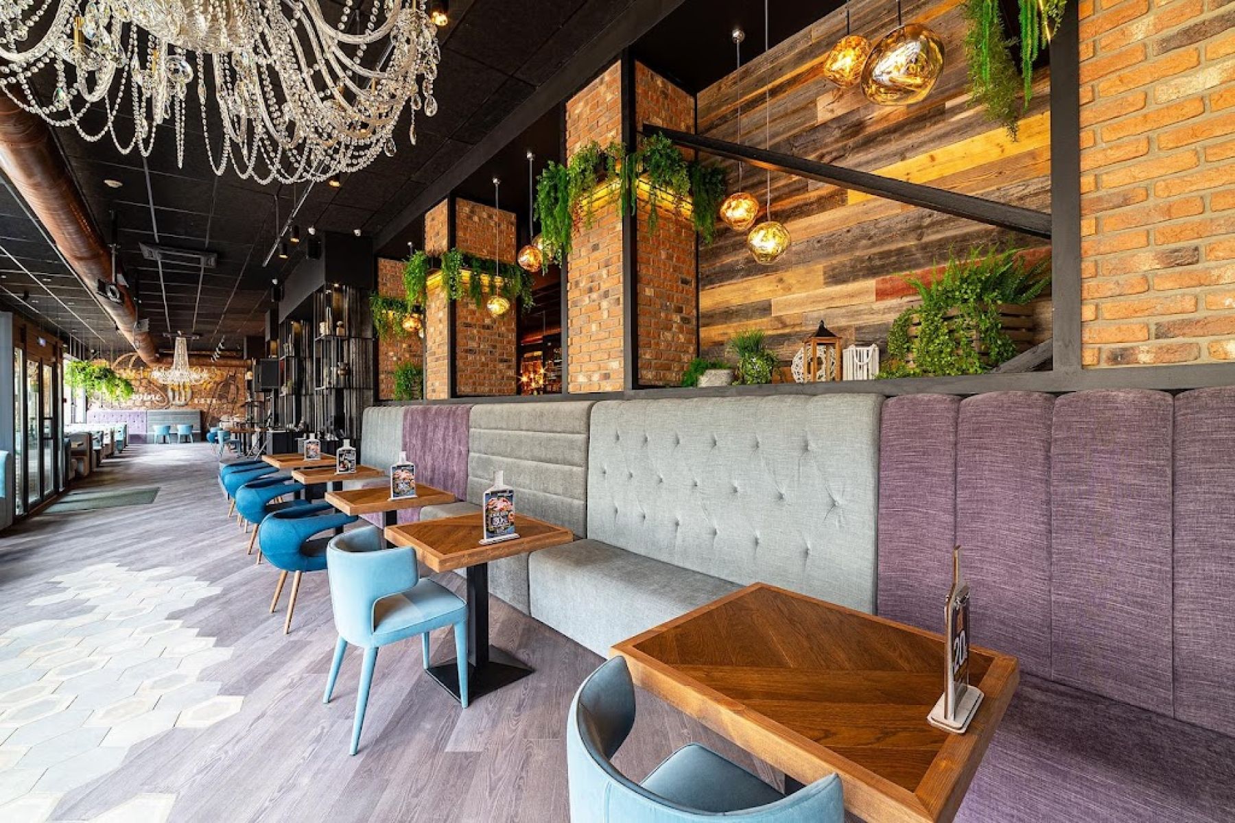 Праздничное оформление ресторана Jager Meet to eat