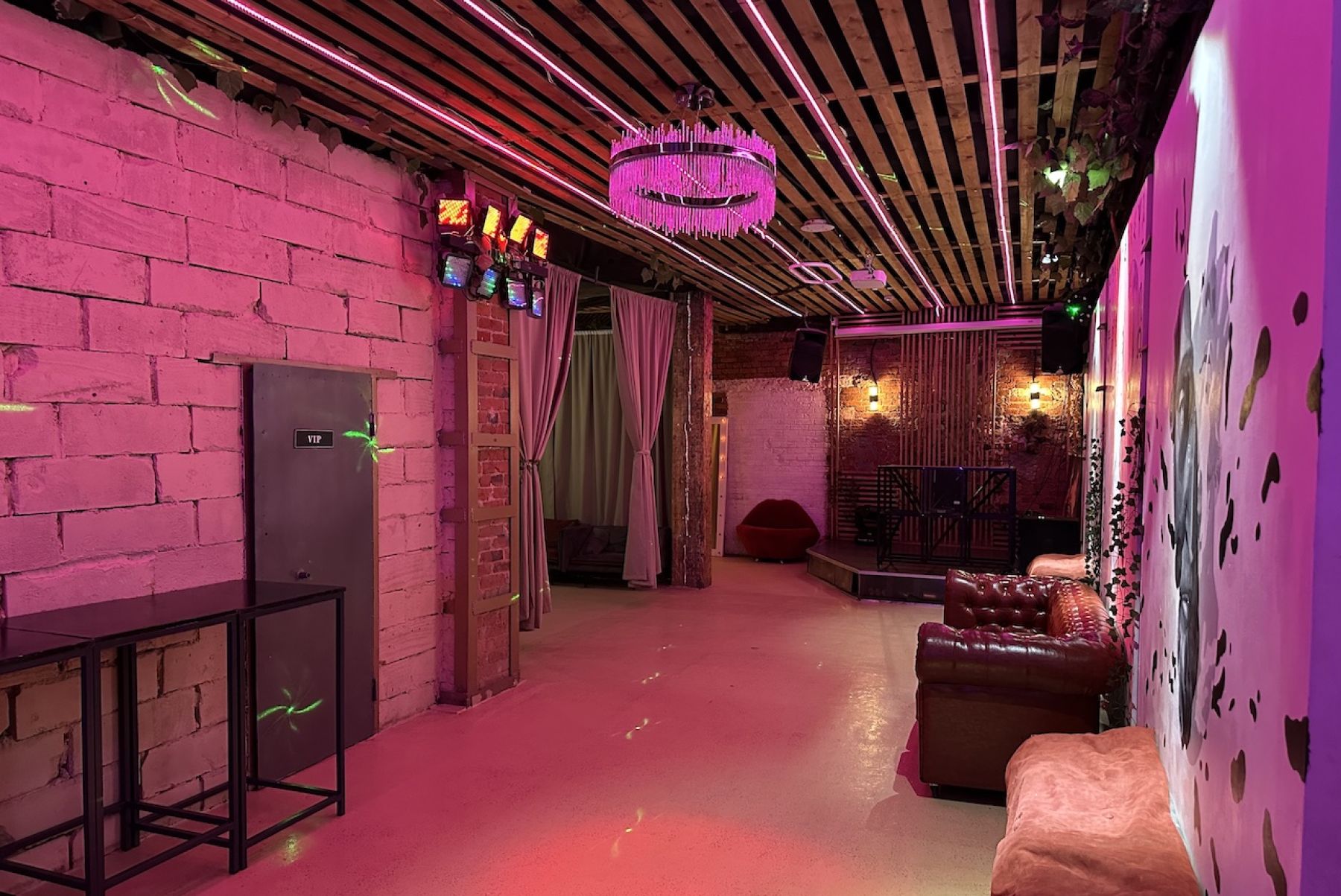 Просторная веранда лофта Олимп с барбекю