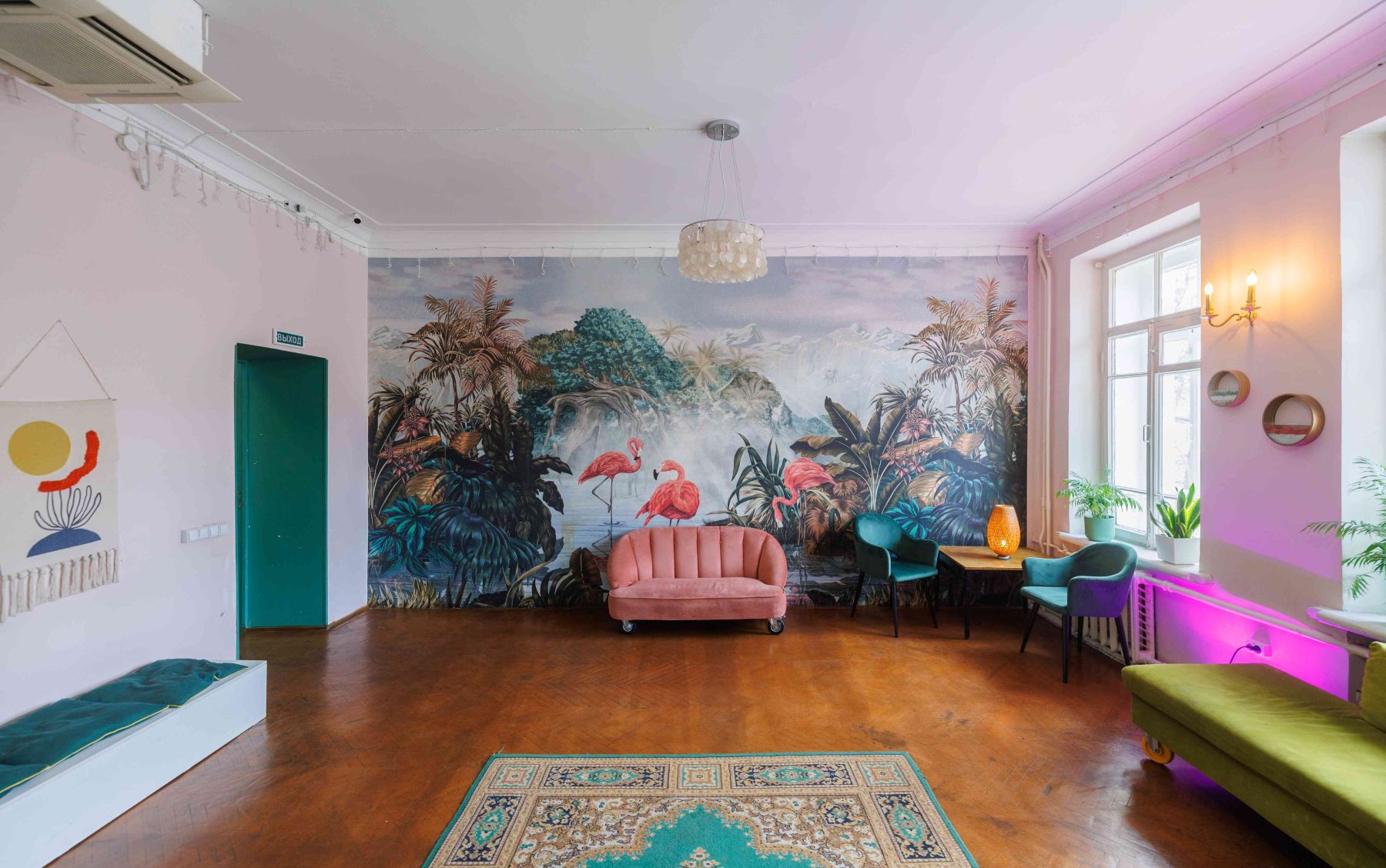 Лофт Мандарин с тропическим дизайном