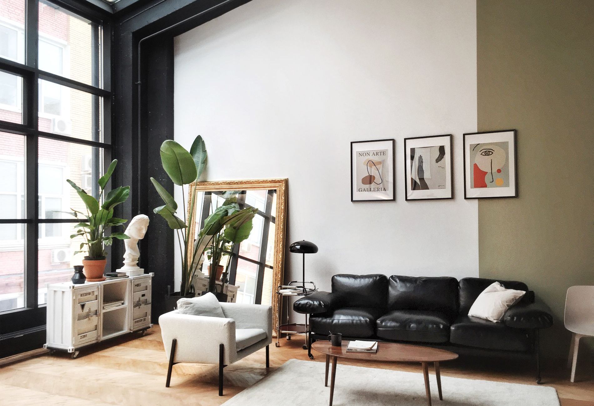 Интерьер лофта в парижском стиле