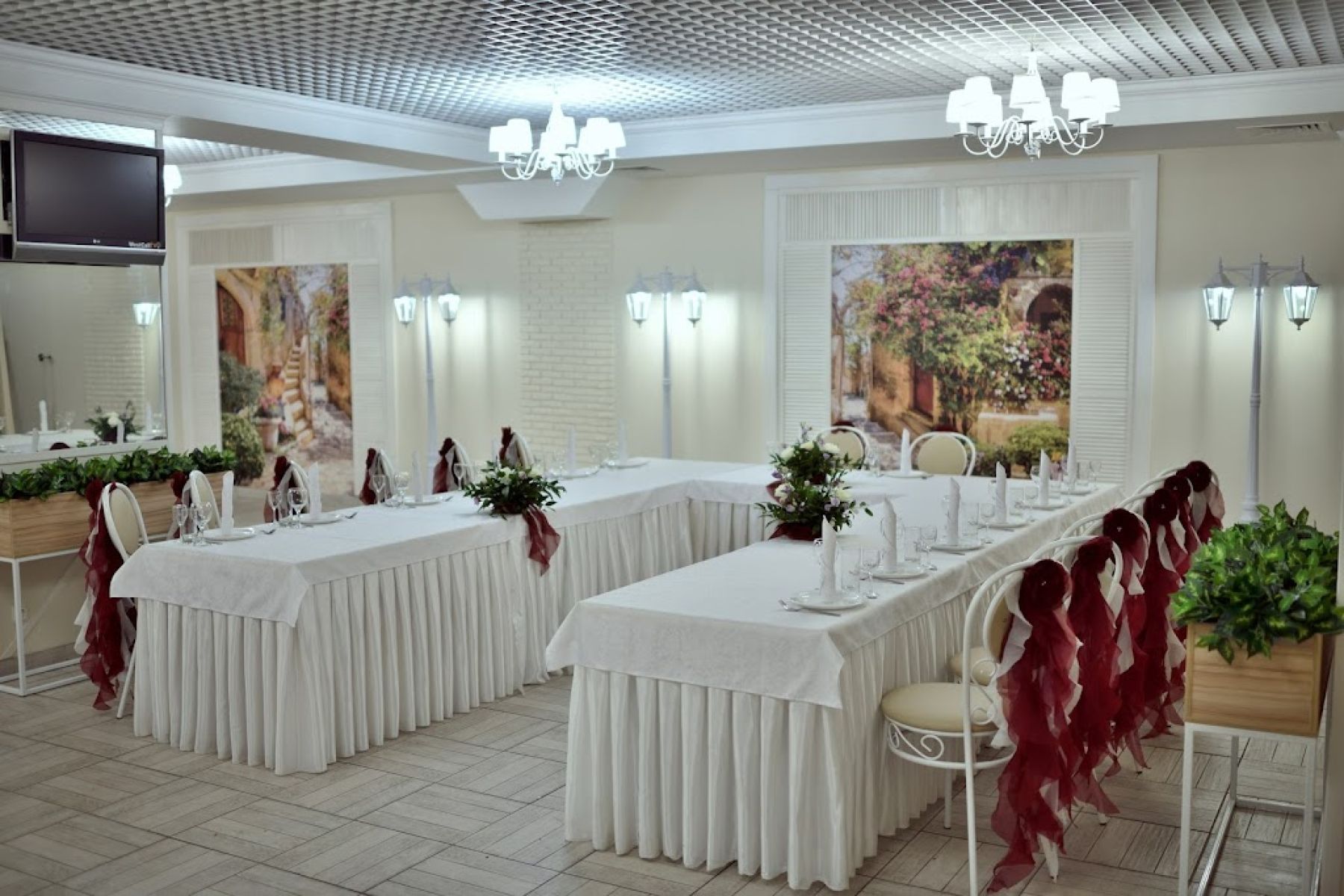 Декор для праздника в банкетном зале 'Традиция вкуса'