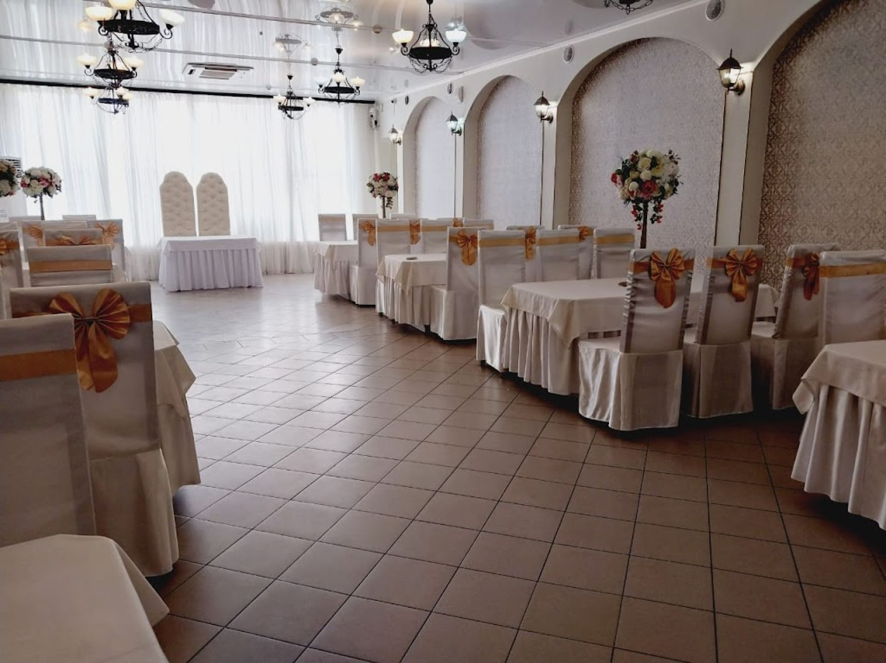 Уютная атмосфера ресторана Щербет