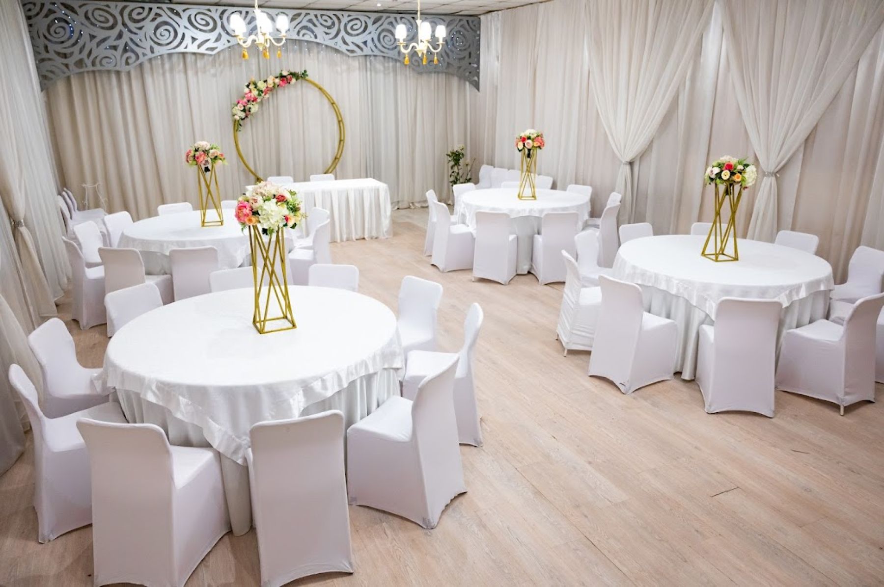 Зал ресторана для мероприятий в Перми