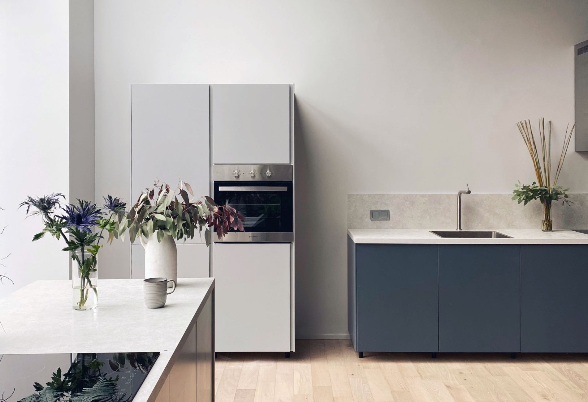 Зал для вечеринки с ярким освещением