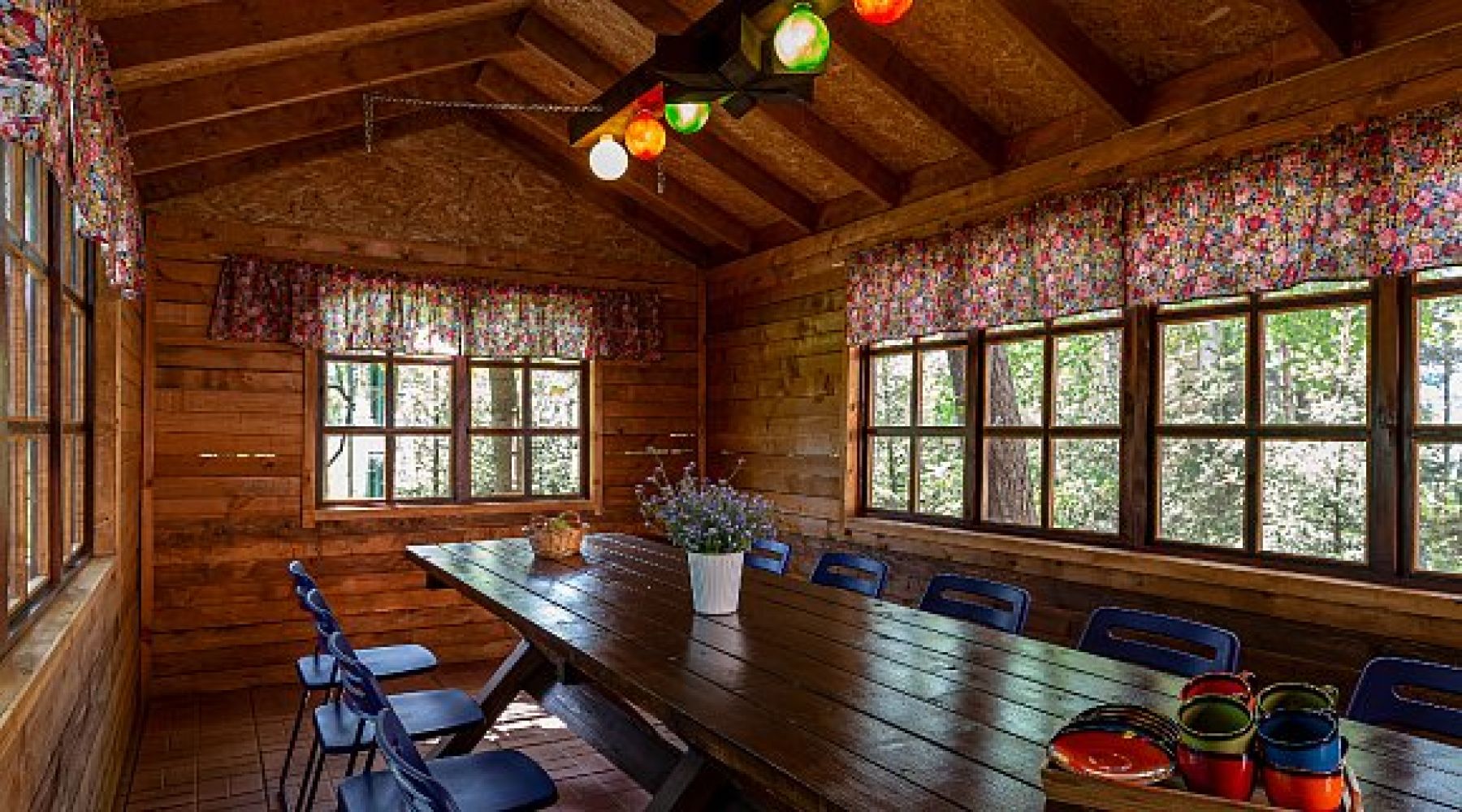 Мангальный домик в ресторане 9PARROTS