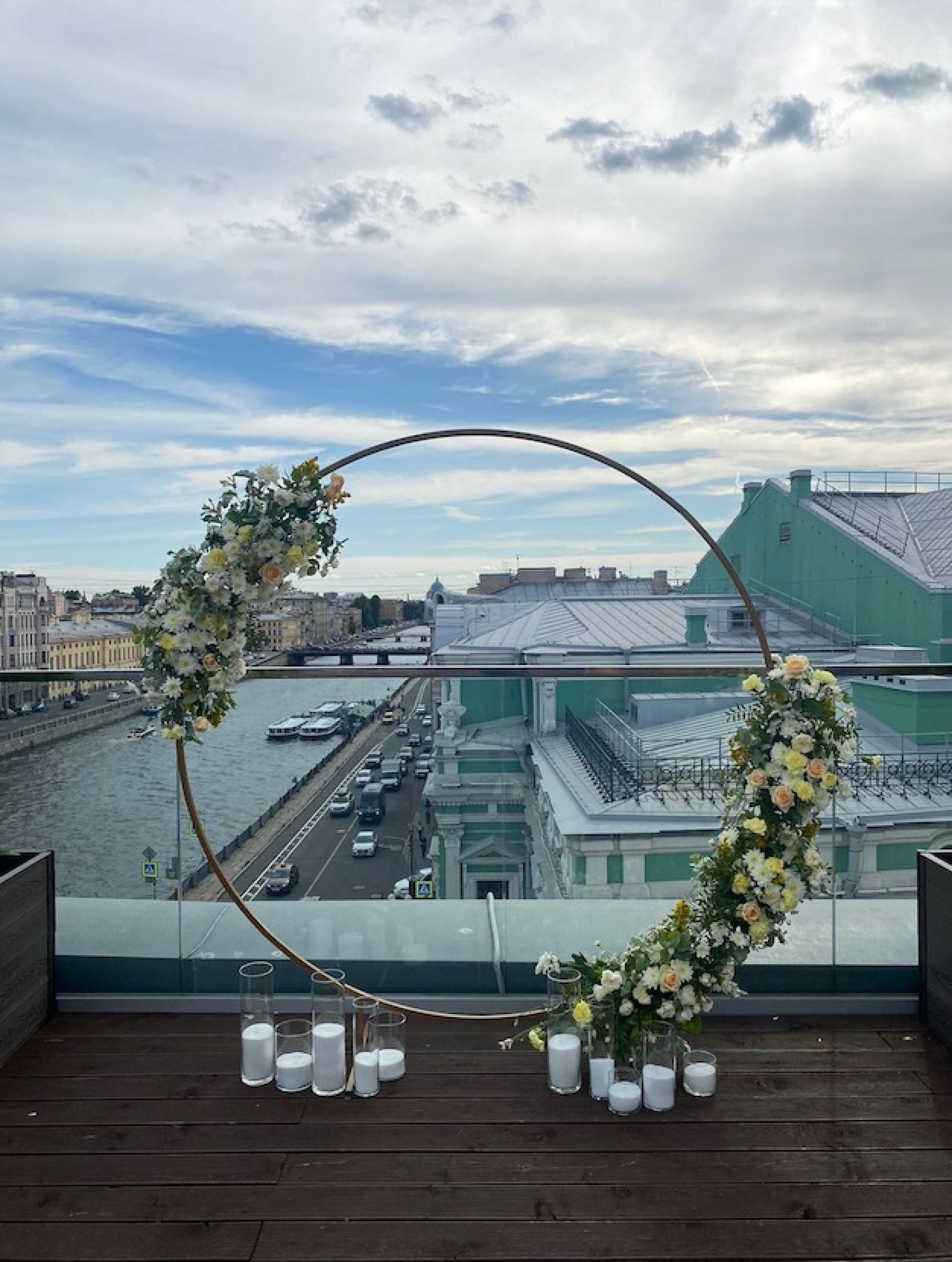 Панорамный вид из банкетного зала "Ближе к небу"