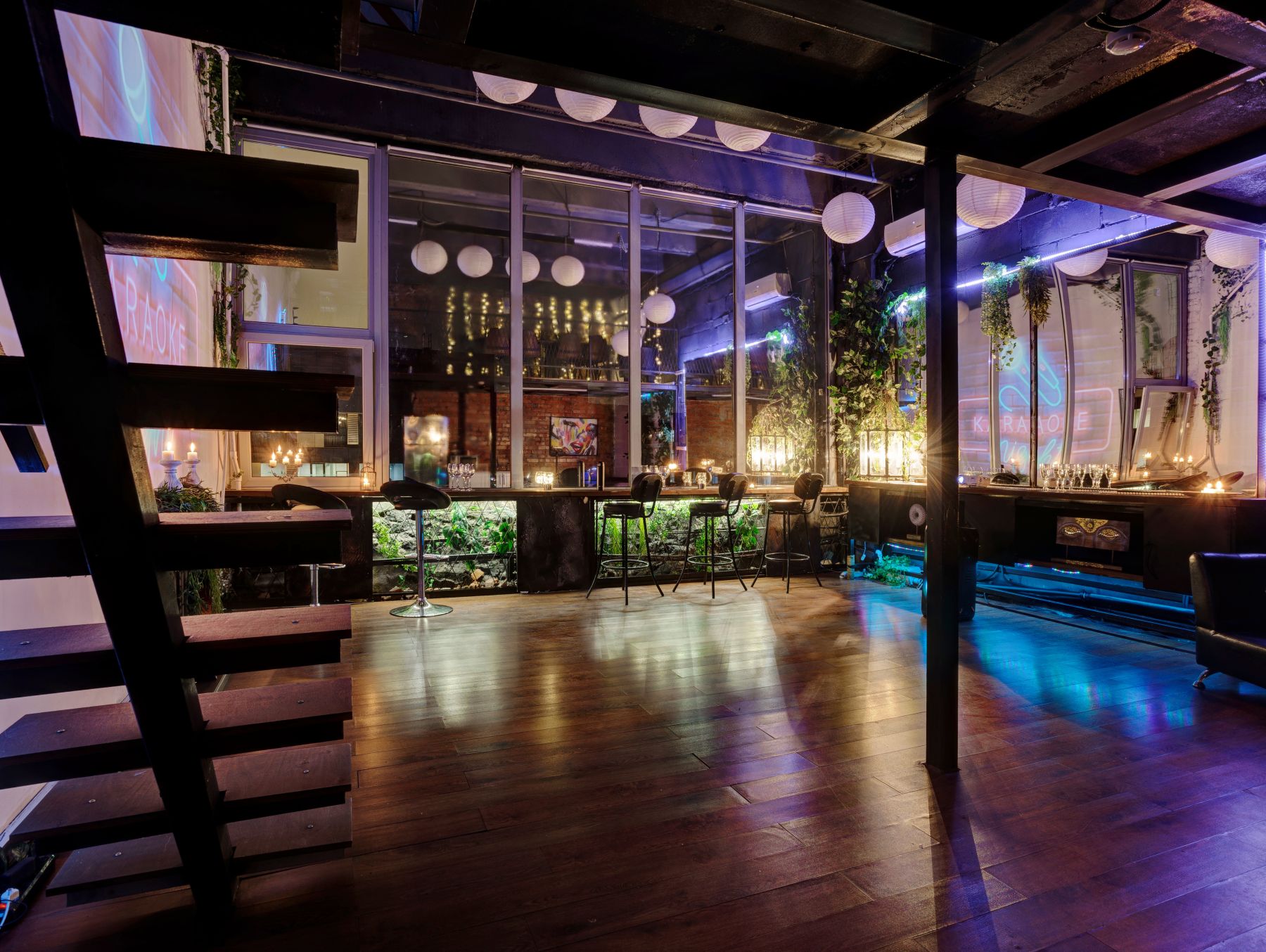 Караоке и оборудование в лофте на Бауманской