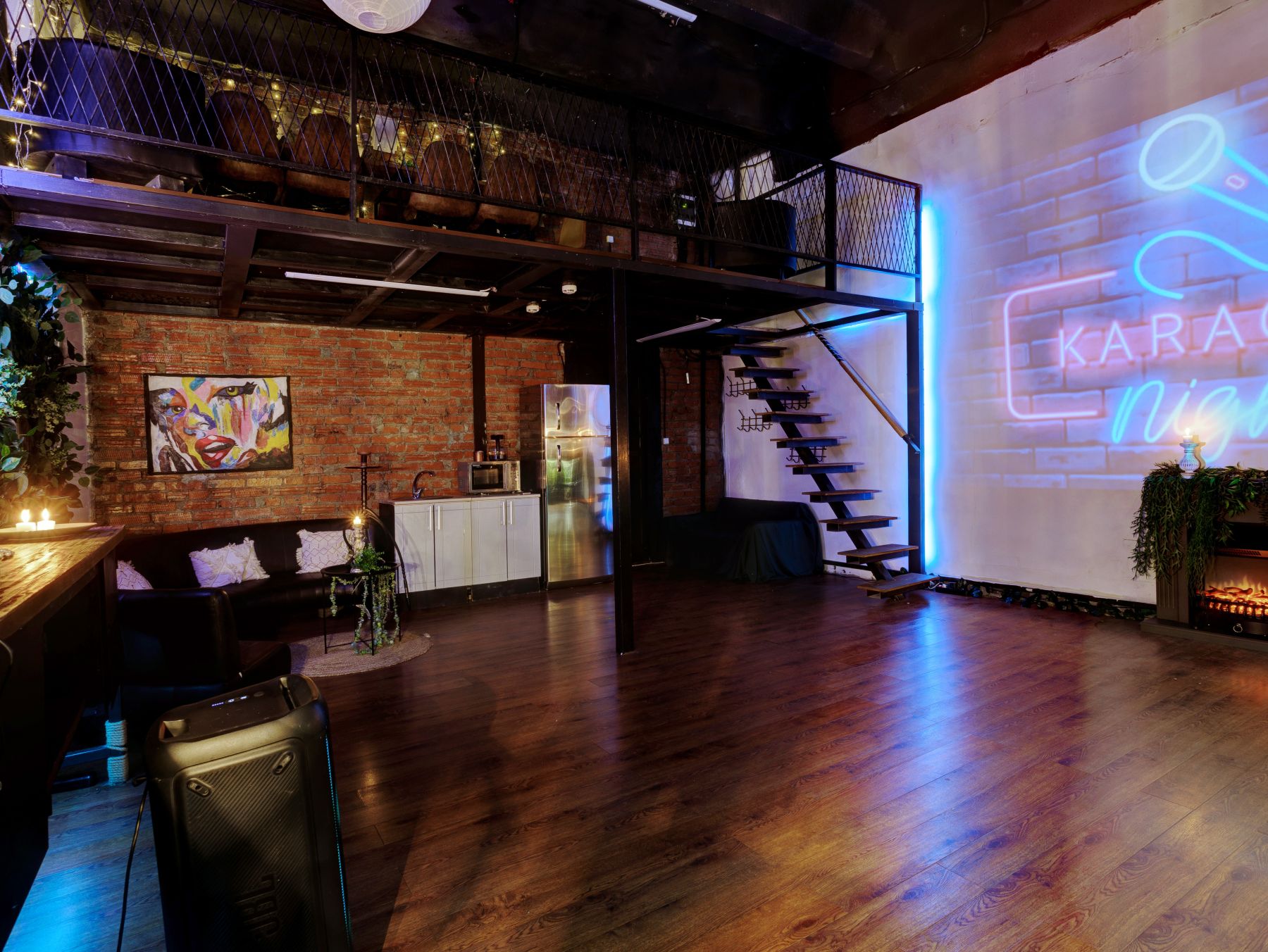 Светомузыка и освещение в лофте на Бауманской