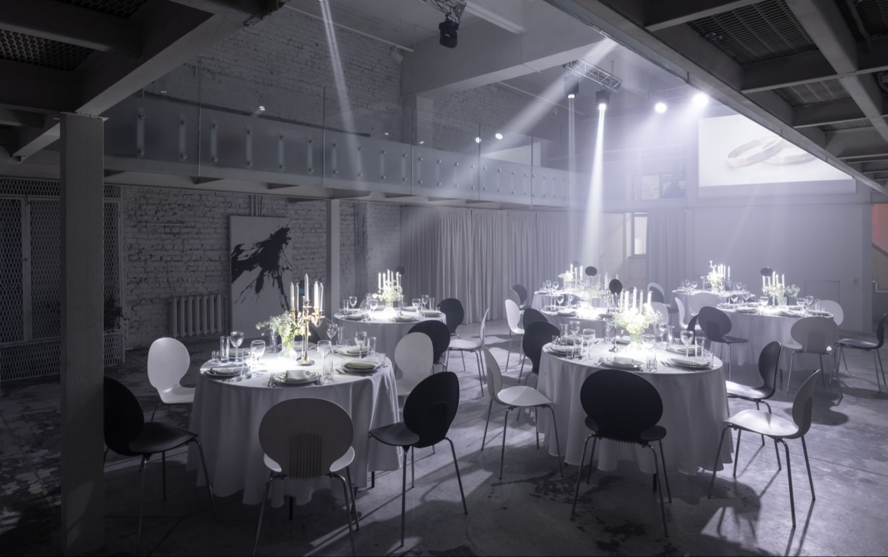 Современный лофт WHITE с галереей