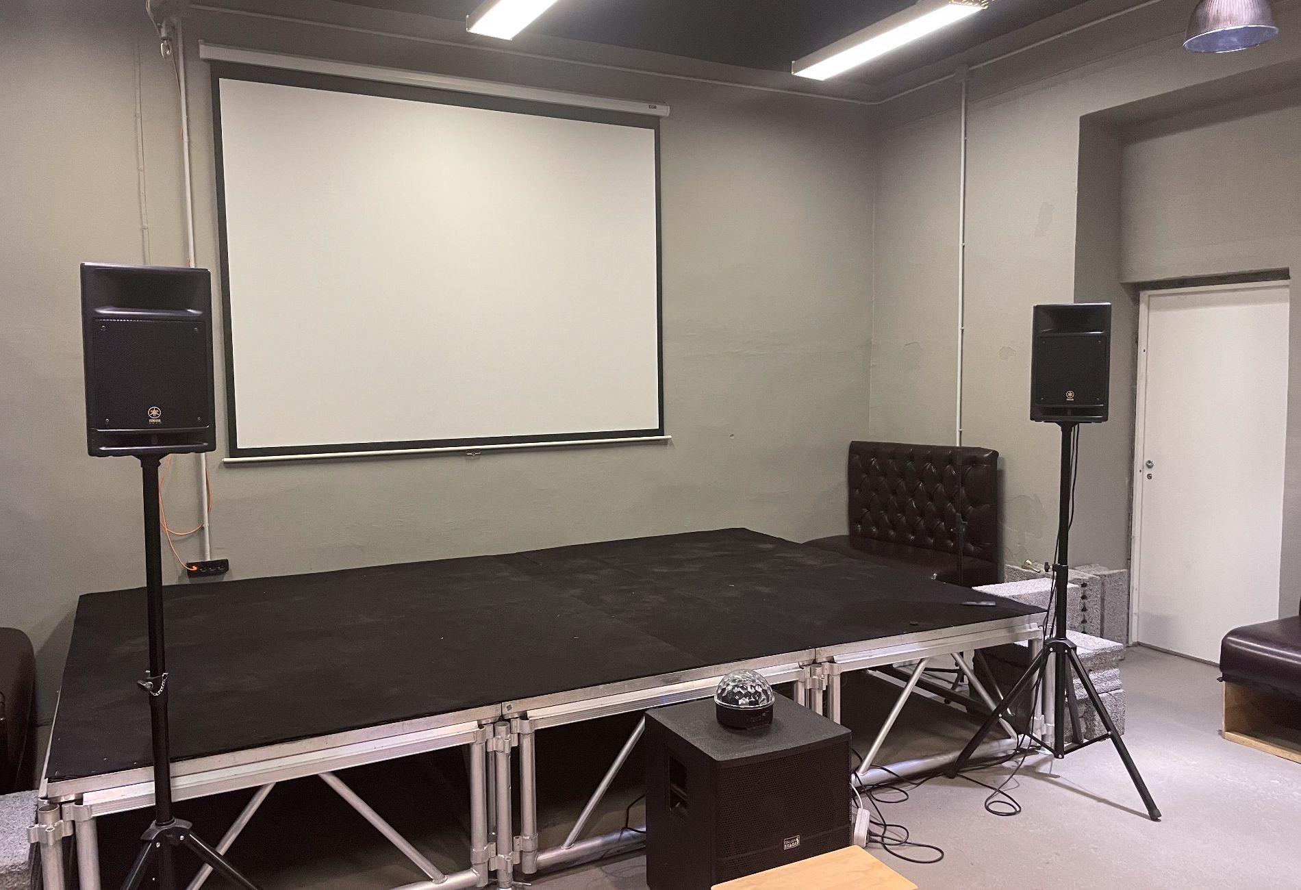 Барная стойка в лофте