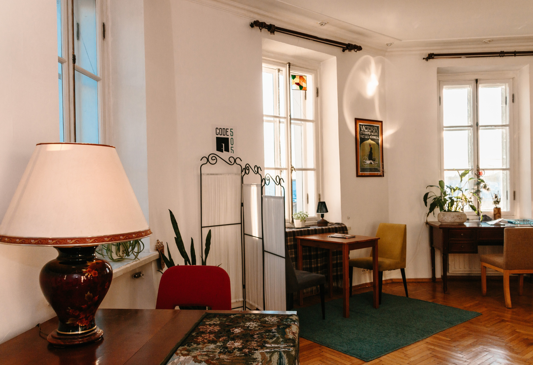 Зал с музыкальным оборудованием